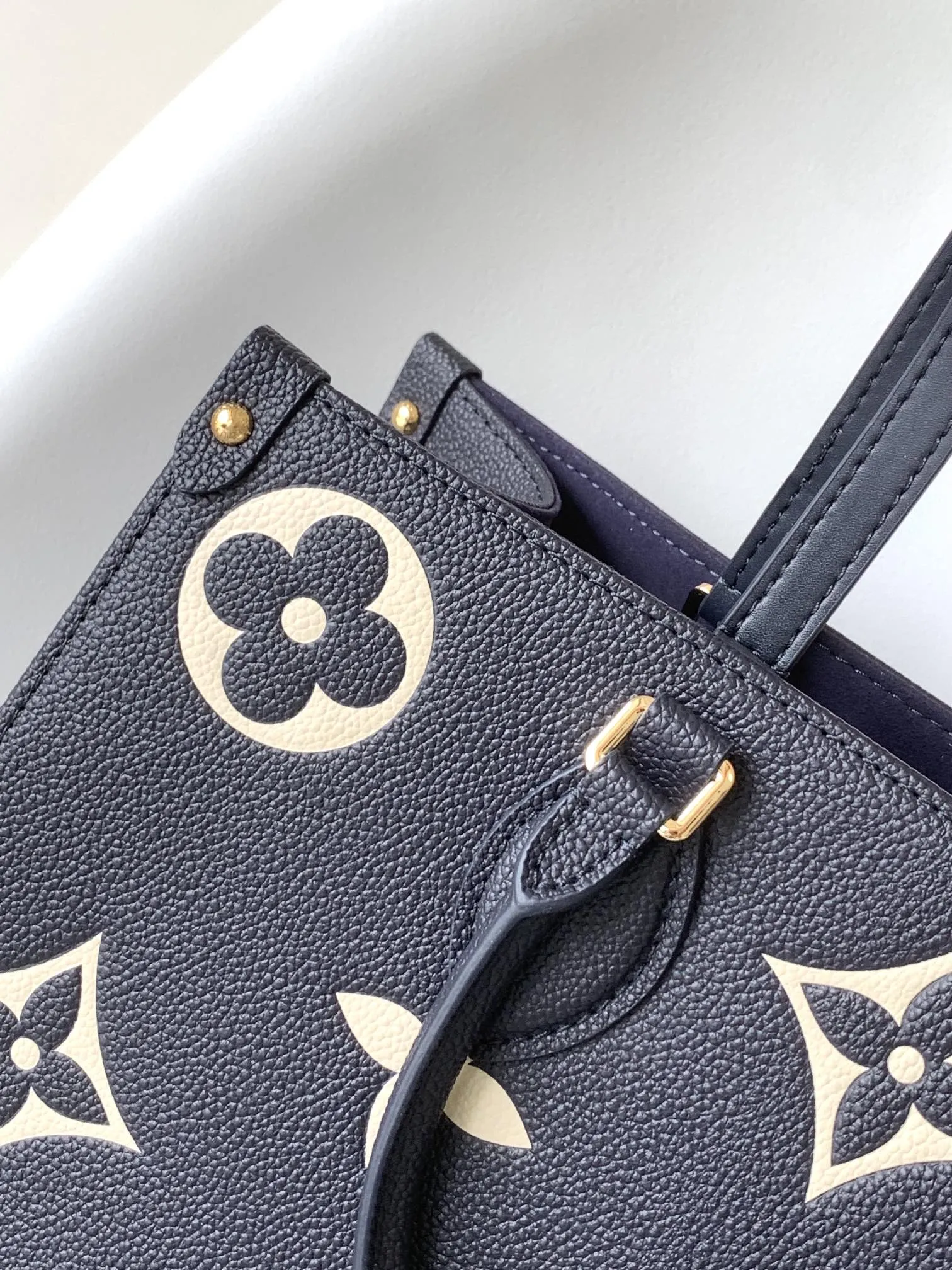 Louis Vuitton OnTheGo MM M47084 - 图片 7