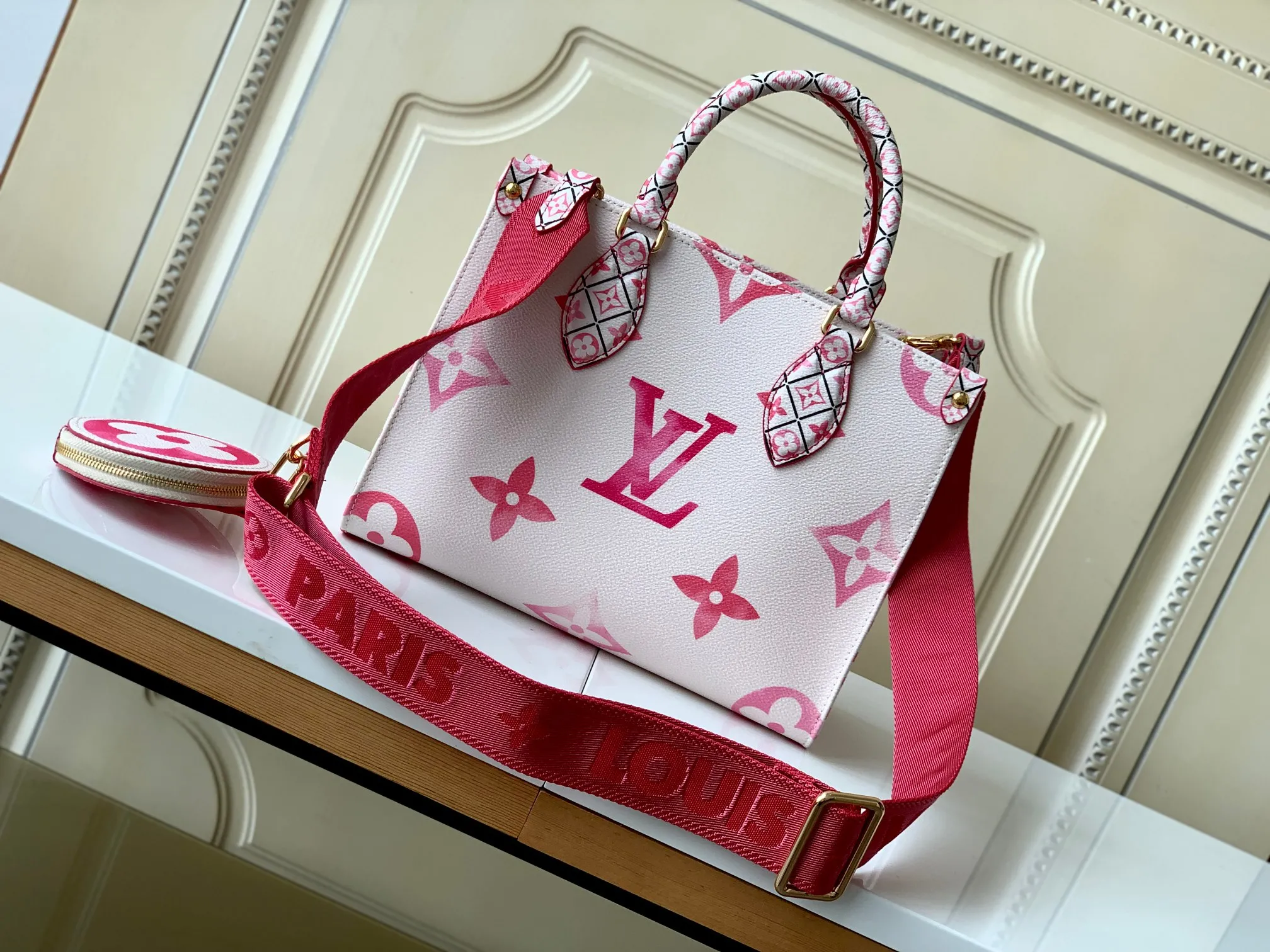 Louis Vuitton OnTheGo PM M22976 - Image 5