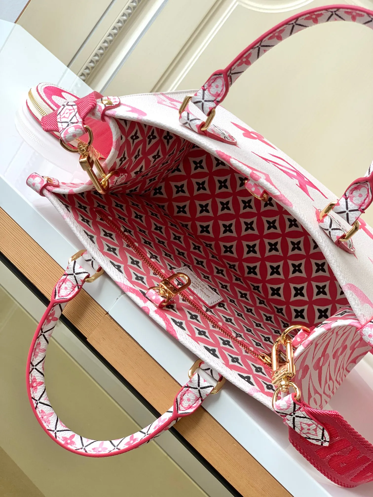 Louis Vuitton OnTheGo PM M22976 - Image 10