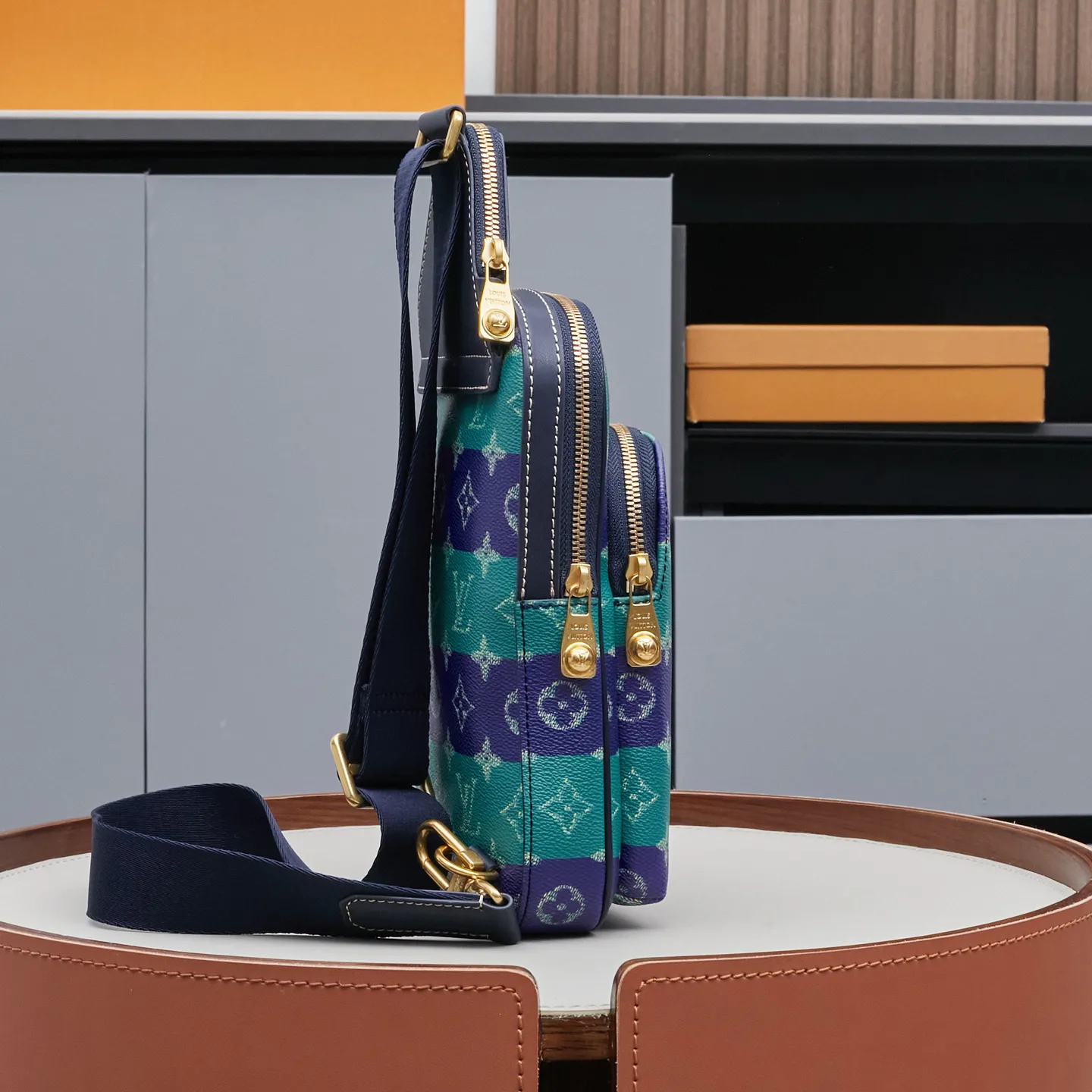 Louis Vuitton Avenue Slingbag PM M26419 - 图片 4