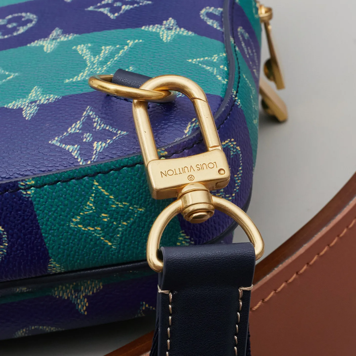 Louis Vuitton Avenue Slingbag PM M26419 - 图片 9
