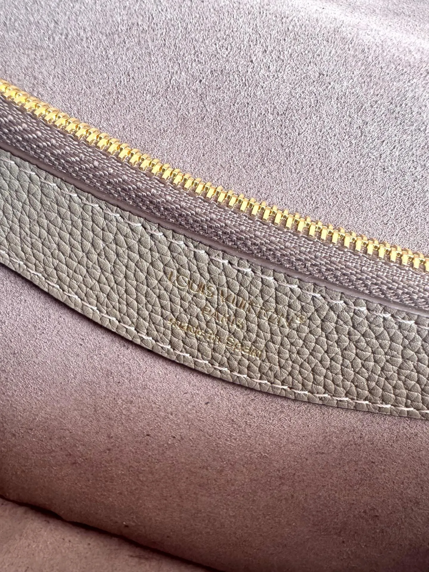Alternative view of Louis Vuitton Diane M15049