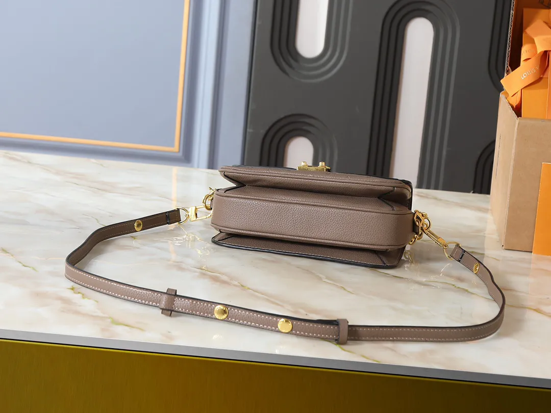 Louis Vuitton Pochette Metis East West M25910 - 图片 5