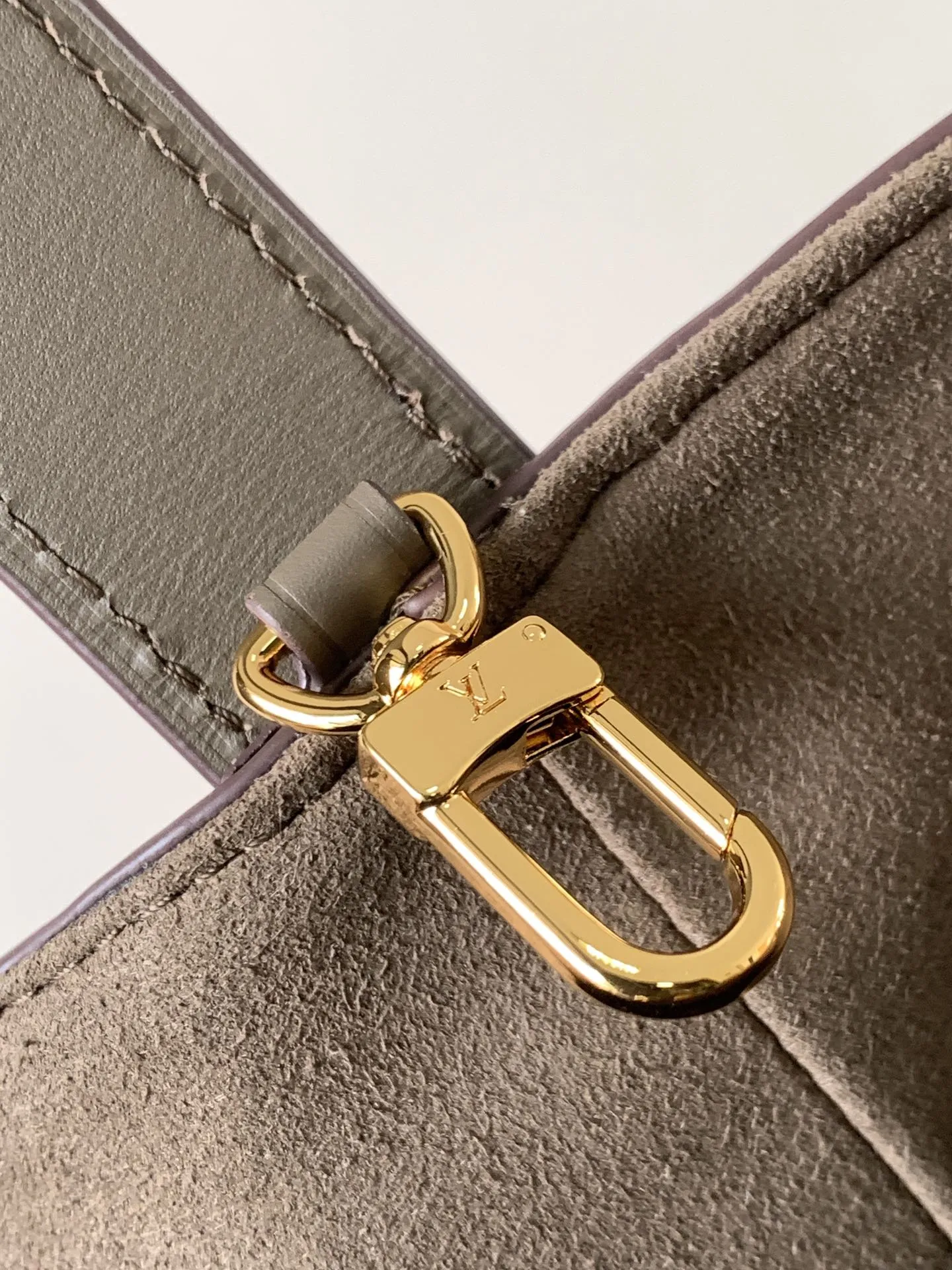 Alternative view of Louis Vuitton All In GM M25823