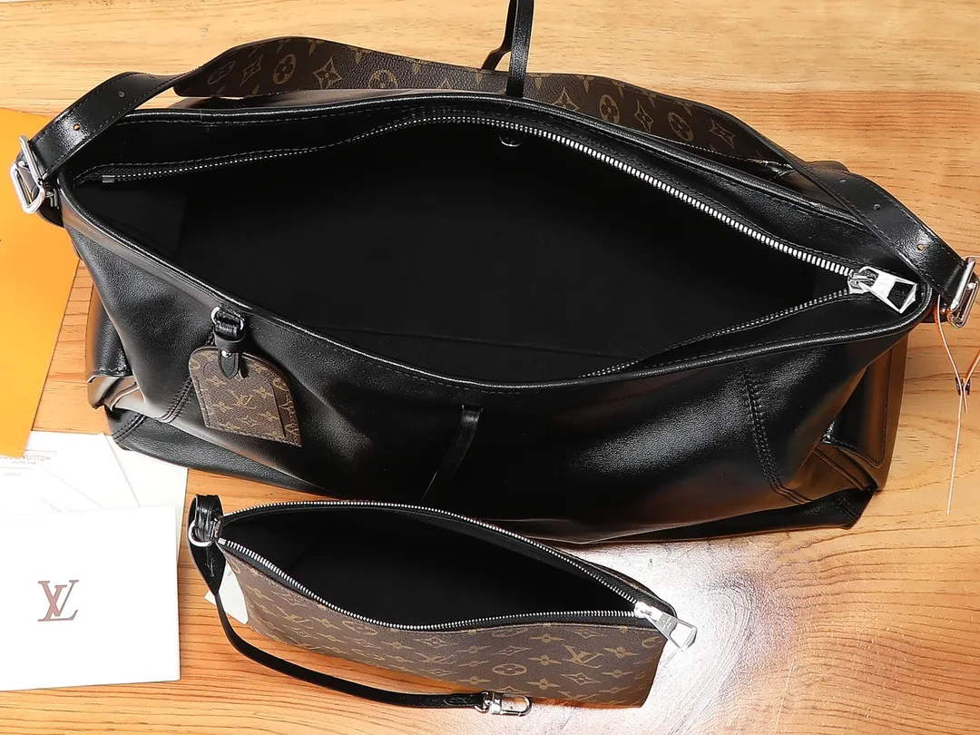 Alternative view of Louis Vuitton Carry All Travel Bag M15175