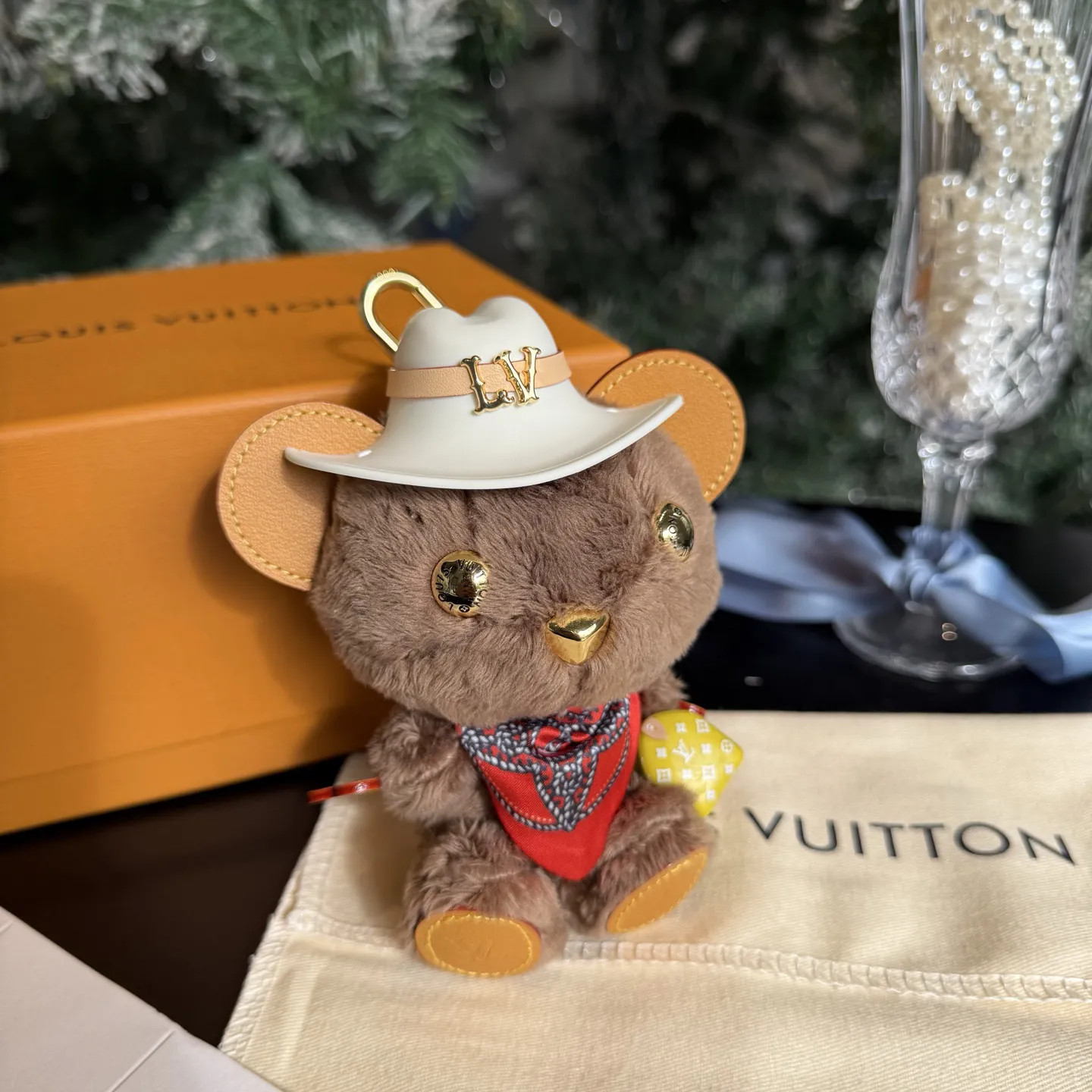 Louis Vuitton Louis Bear Bag Charm M03176 - Image 5