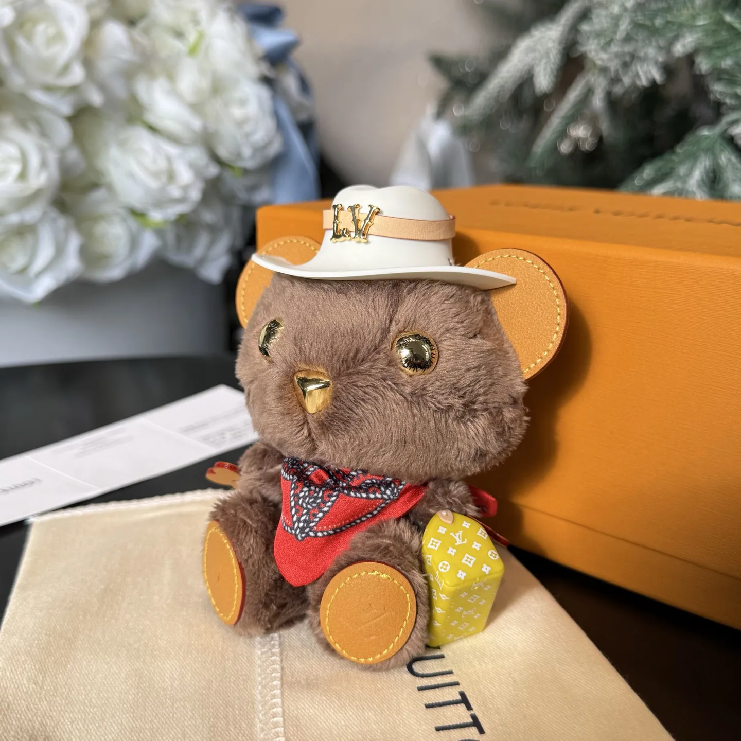 Louis Vuitton Louis Bear Bag Charm M03176 - Image 6
