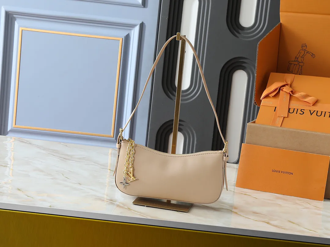 Louis Vuitton Pochette LV BLoom M25784 - Image 10