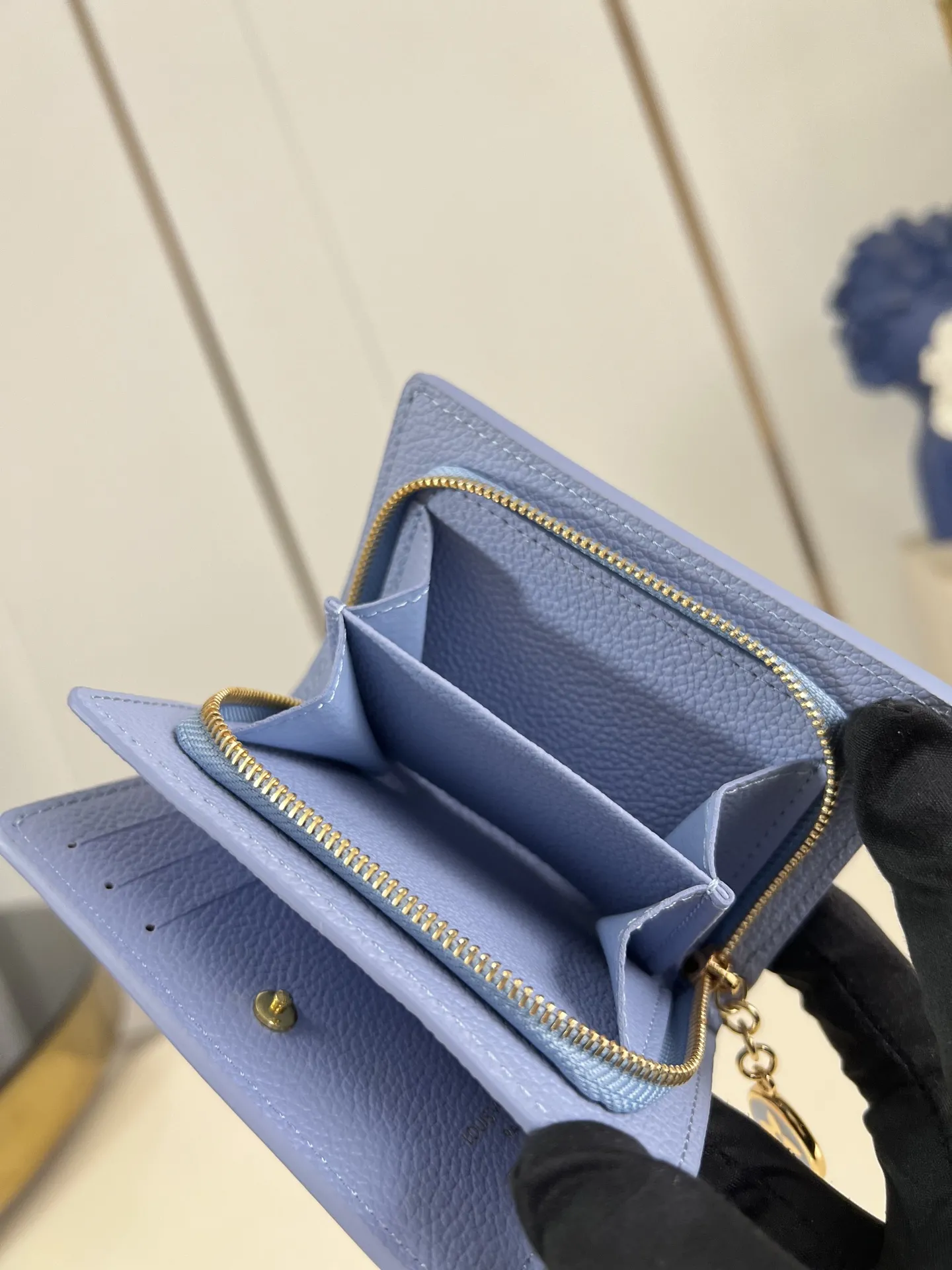 Alternative view of Louis Vuitton Cléa Wallet M14656