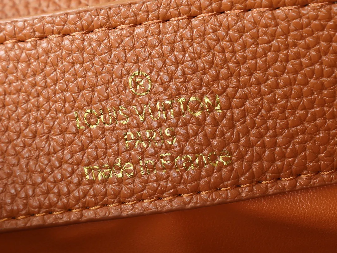 Louis Vuitton Capucines MM M14381 - Image 10