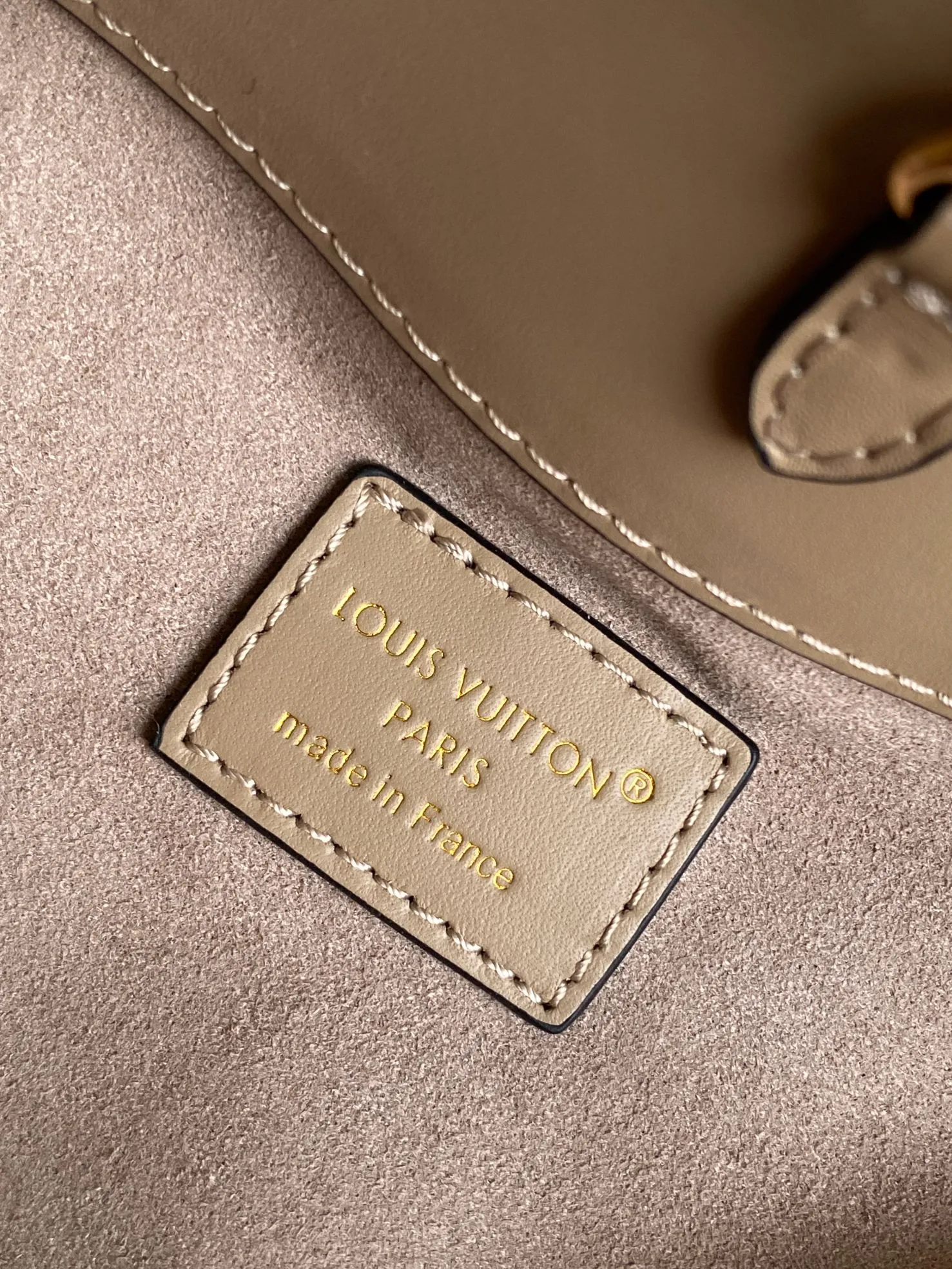 Louis Vuitton Avenue PM M15231 - Image 2