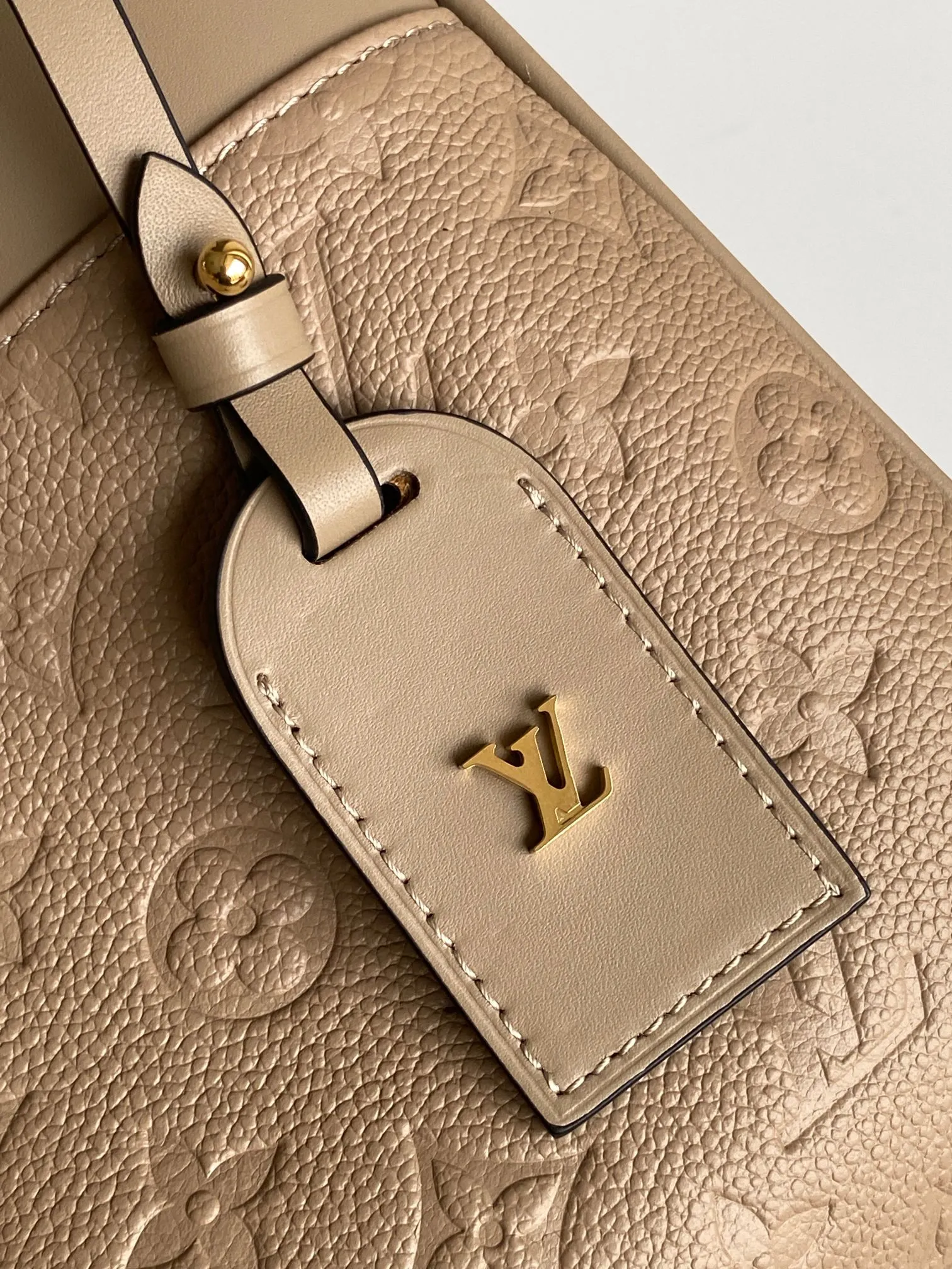 Louis Vuitton Avenue PM M15231 - Image 7