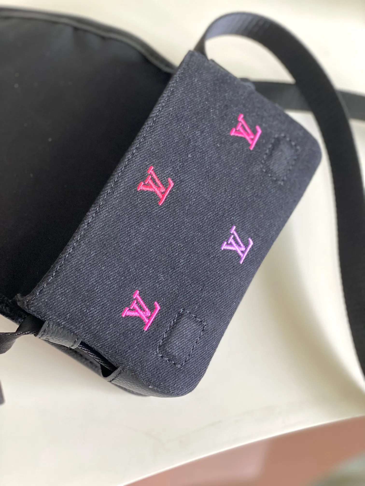 Louis Vuitton Bosphore Wearable Wallet M13963 - 图片 10