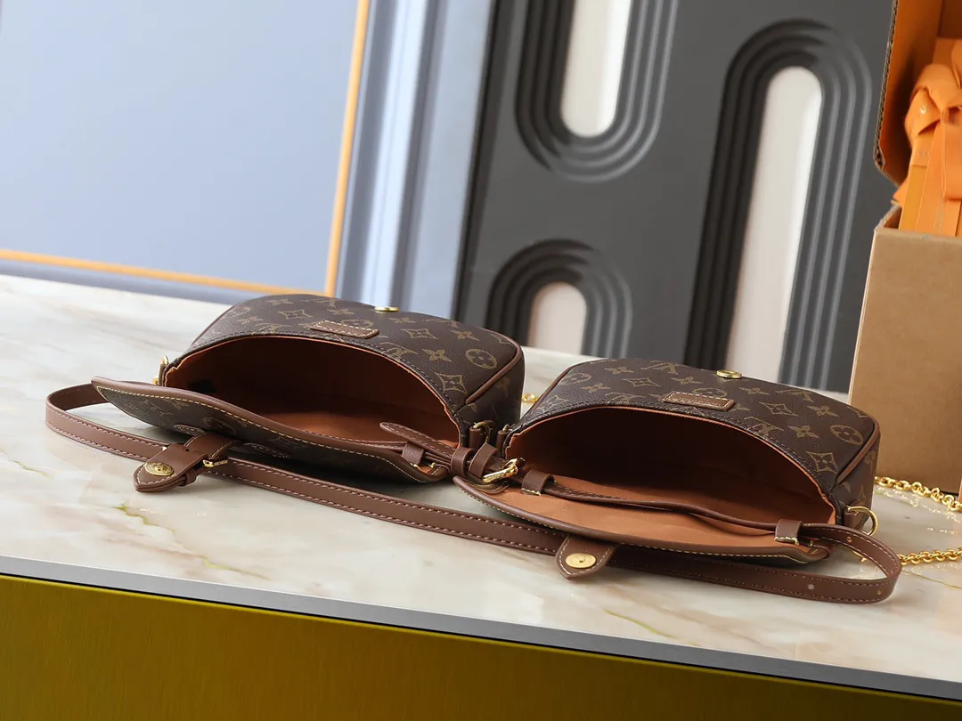 Alternative view of Louis Vuitton Duo BB M26592