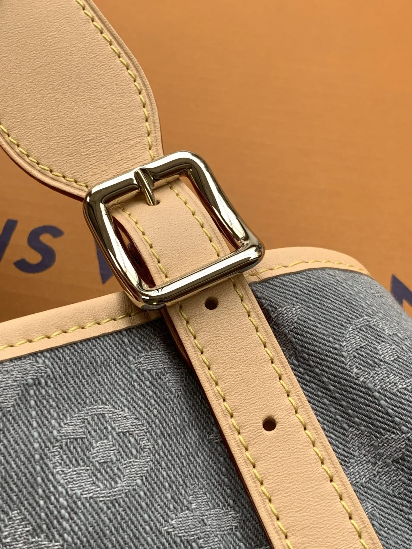 Louis Vuitton CarryAll MM M13289 - Image 10