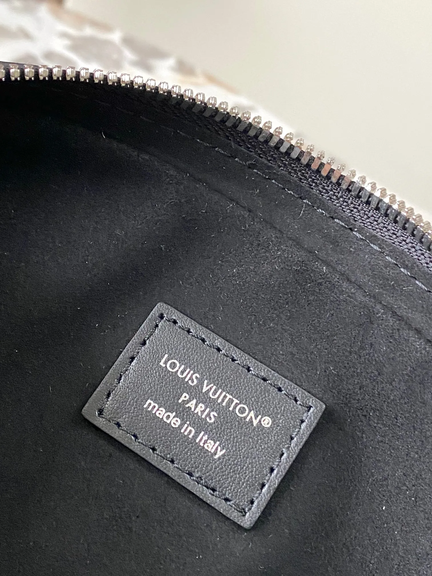 Alternative view of Louis Vuitton CarryAll Cargo Vibe PM M12919