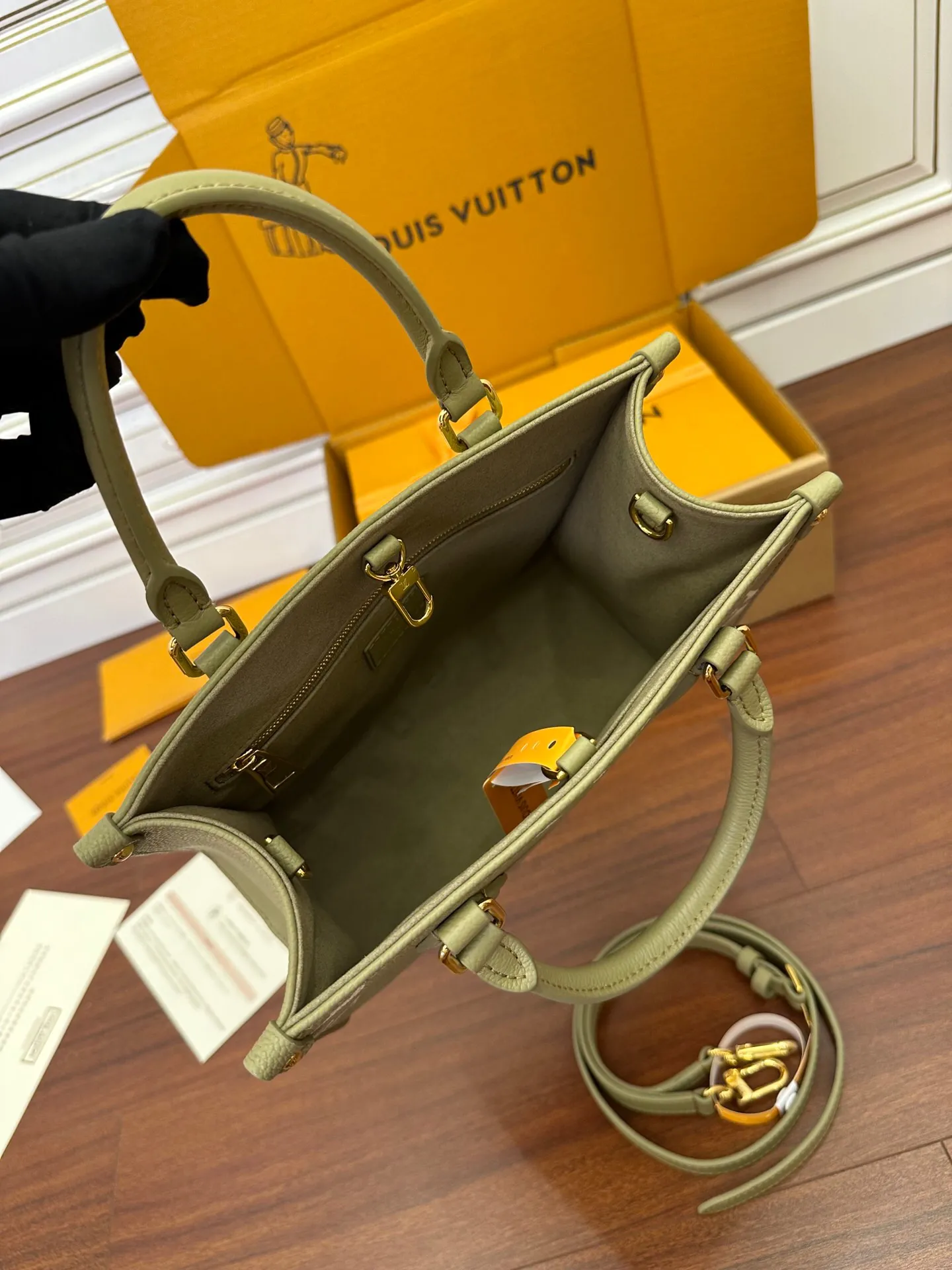 Louis Vuitton OnTheGo PM M46647 - 图片 9