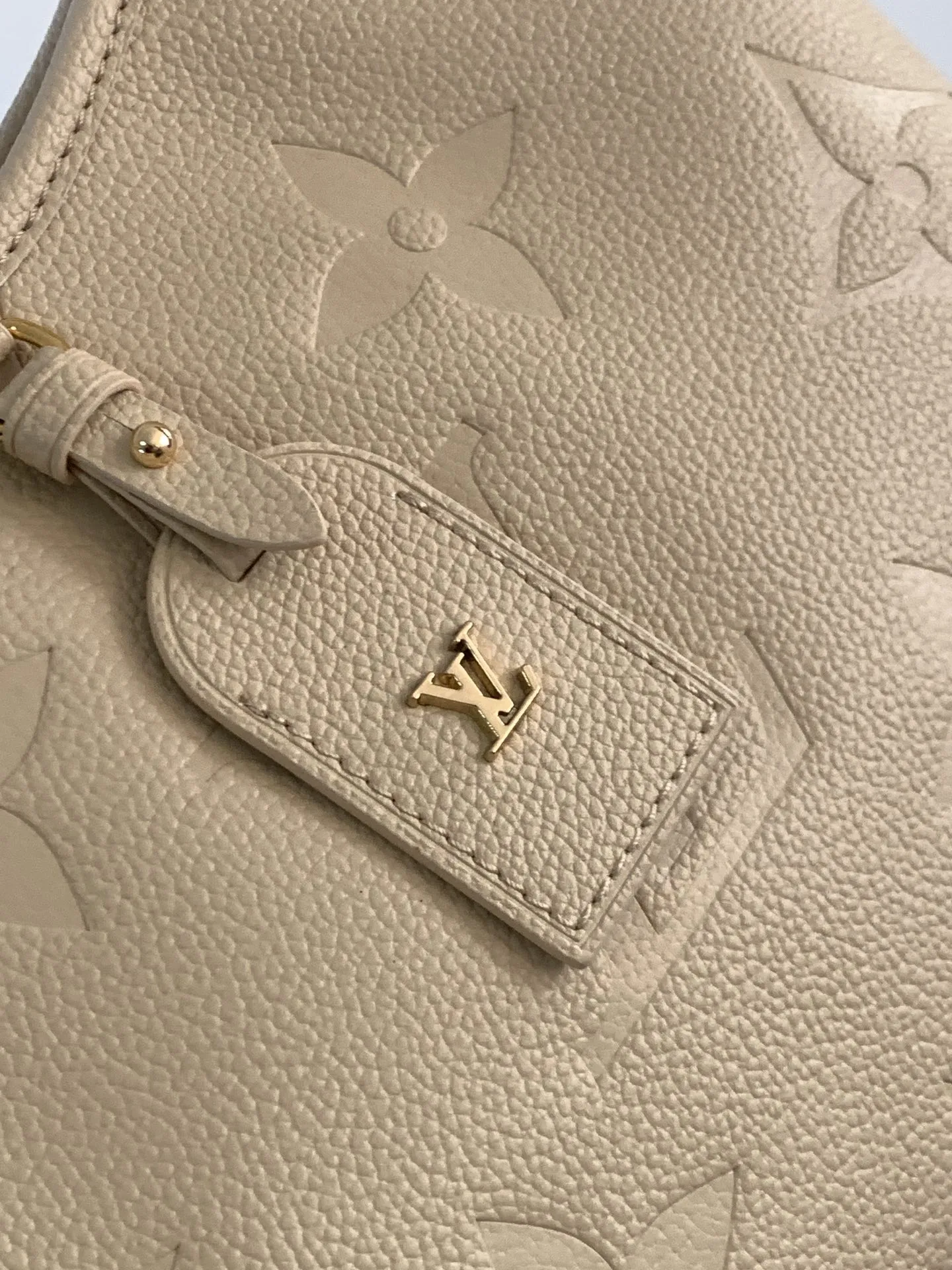 Louis Vuitton CarryAll PM M46293 - Image 7