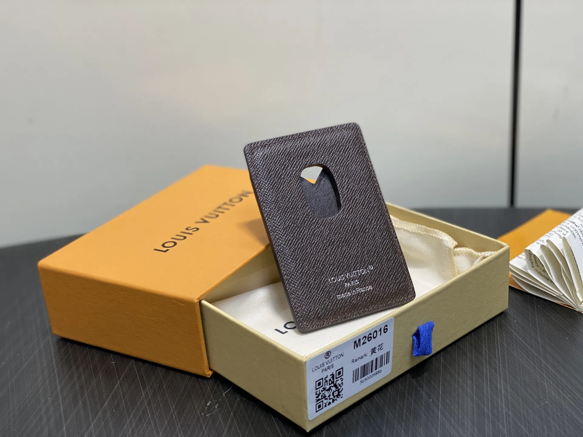 Louis Vuitton Magnetic Card Holder M26016 - 图片 4