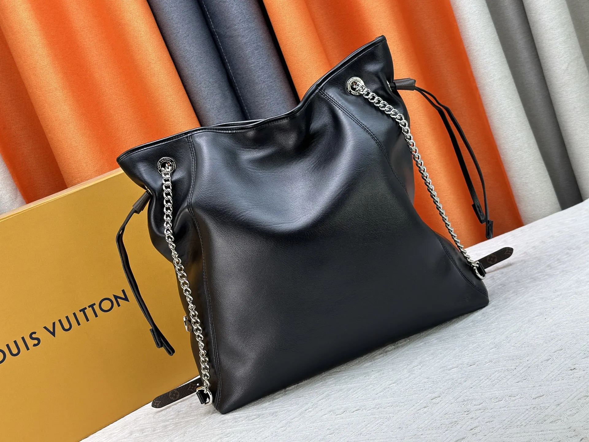 Louis Vuitton Off Duty Vibe MM M25545 - Image 6