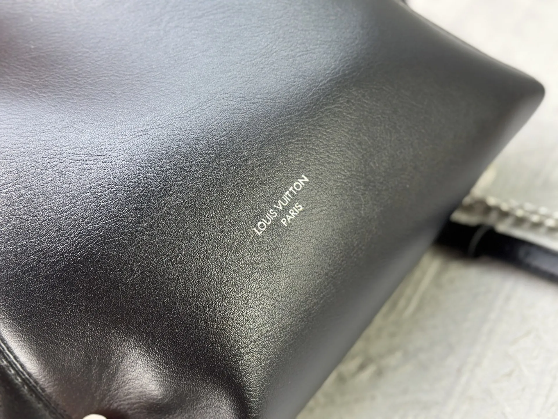 Louis Vuitton Off Duty Backpack Vibe M25522 - Image 9