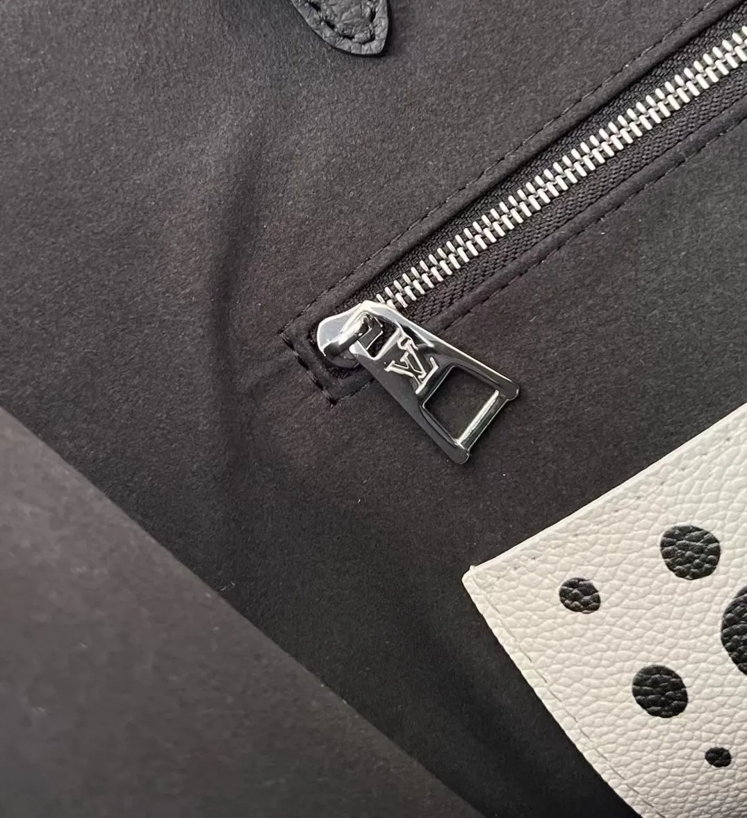 Louis Vuitton OnTheGo MM M46389 - 图片 10
