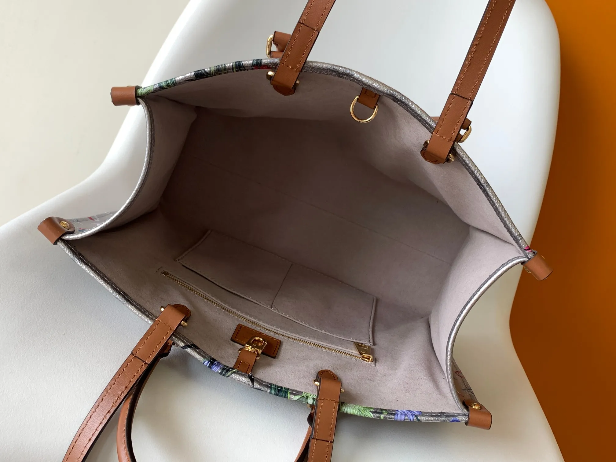 Louis Vuitton OnTheGo MM M21233 - 图片 9