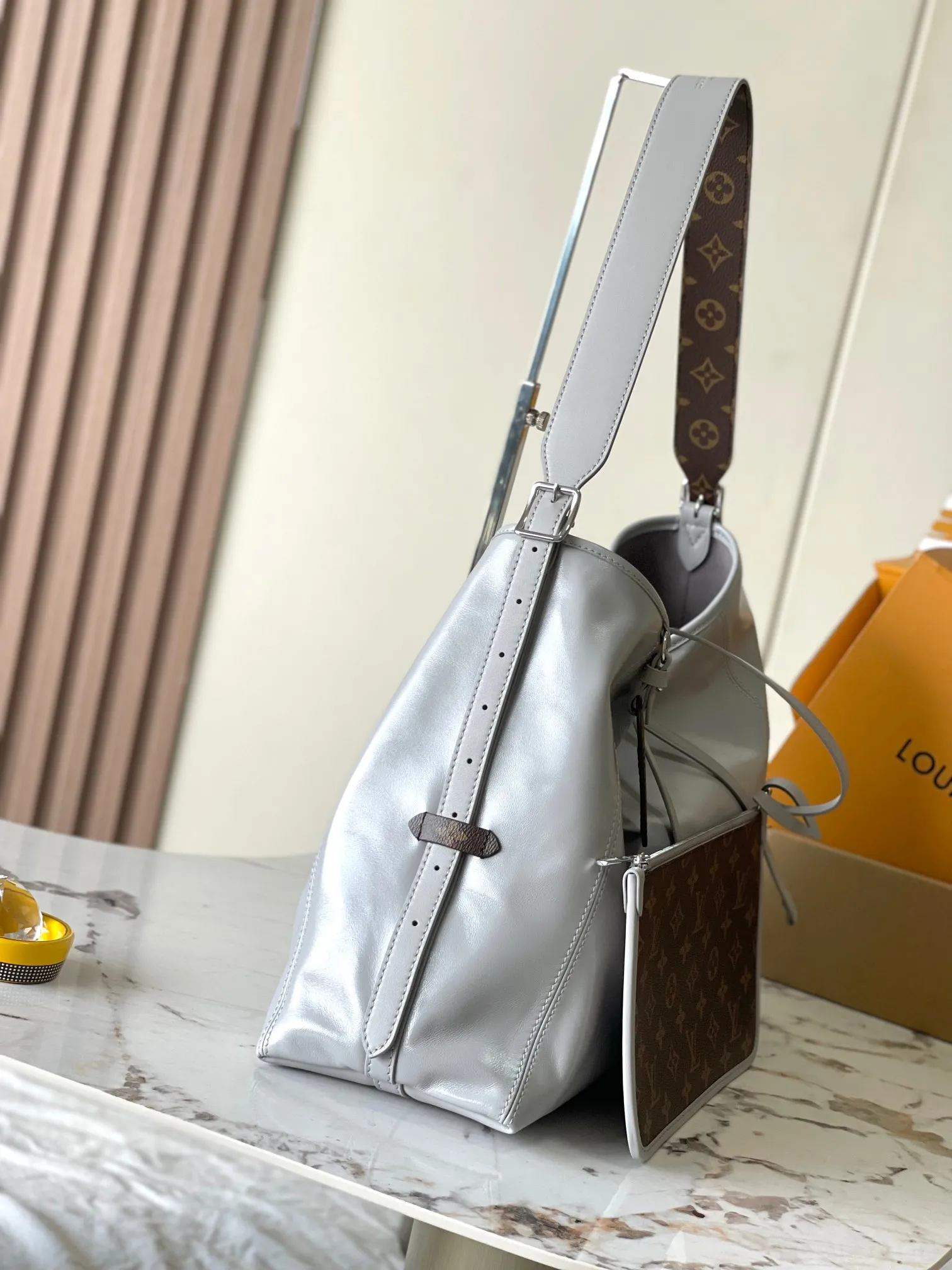 Louis Vuitton CarryAll Vibe MM M12583 - 图片 3