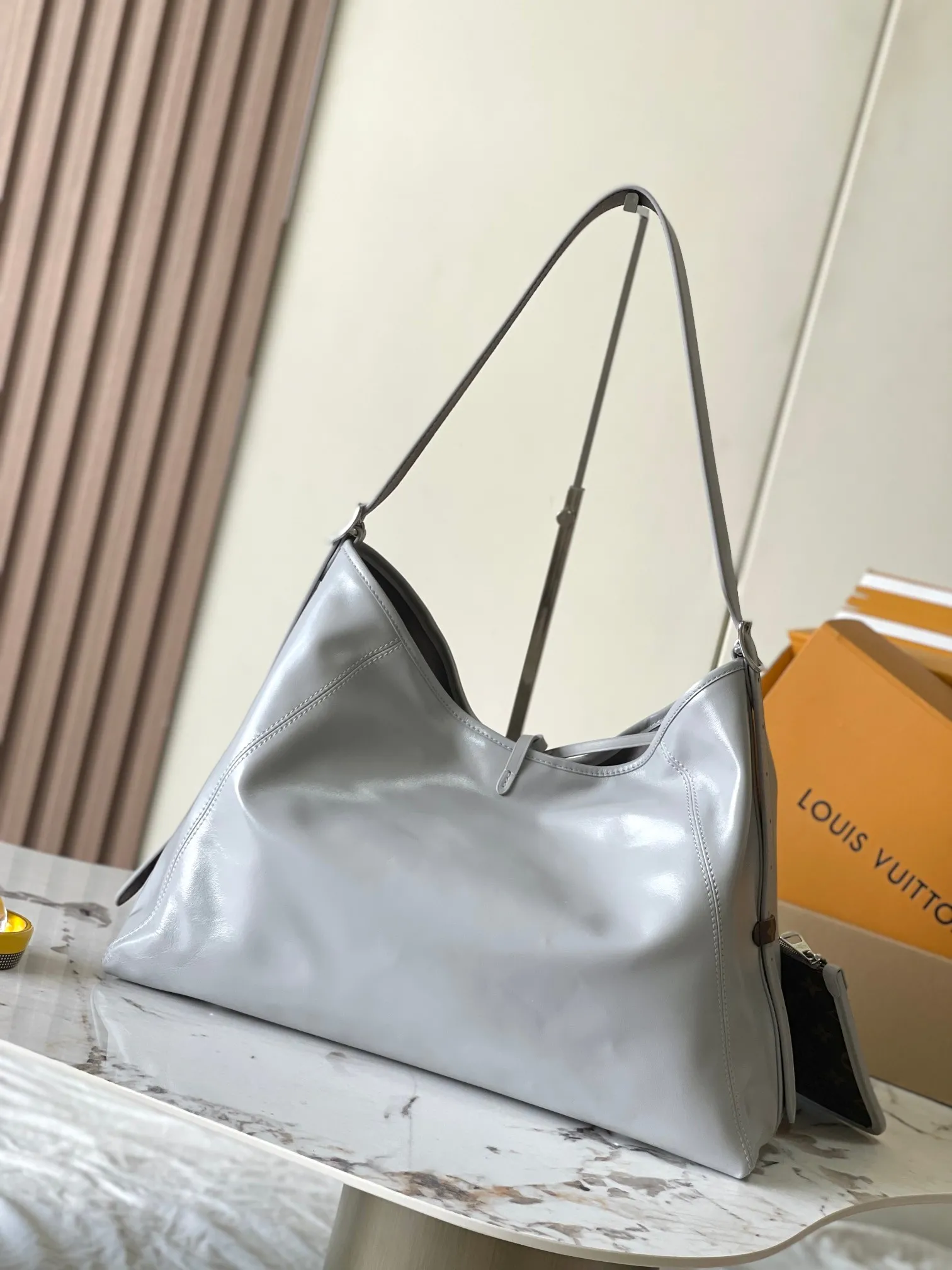 Louis Vuitton CarryAll Vibe MM M12583 - 图片 4