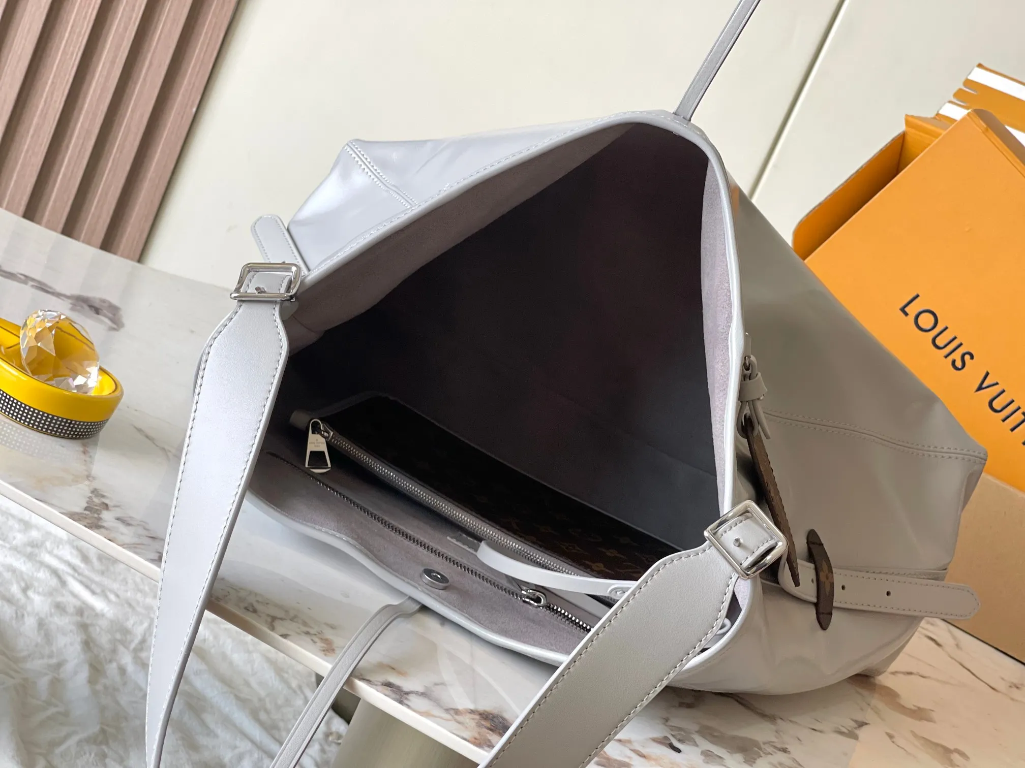 Louis Vuitton CarryAll Vibe MM M12583 - 图片 9