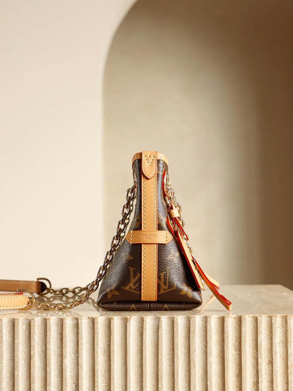 Alternative view of Louis Vuitton CarryAll BB M13014
