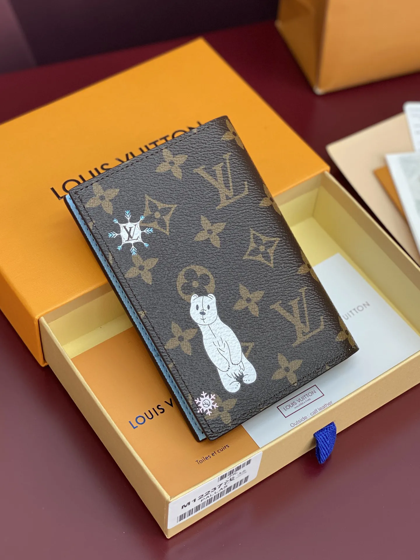 Louis Vuitton Passport Cover M12237 - 图片 4