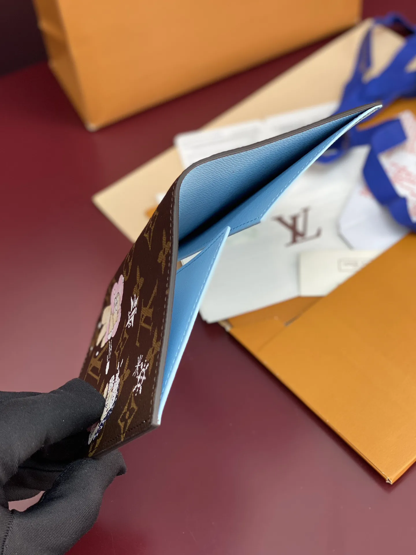 Louis Vuitton Passport Cover M12237 - 图片 7