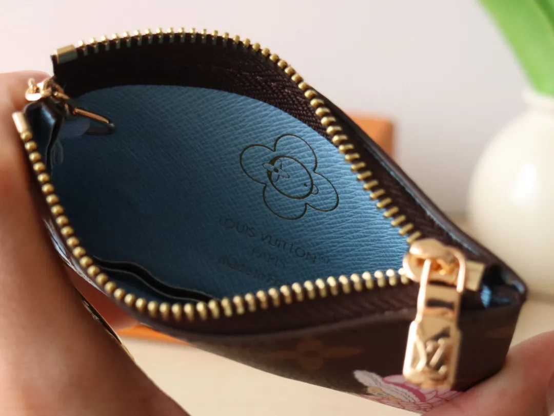 Alternative view of Louis Vuitton Key Pouch M12229