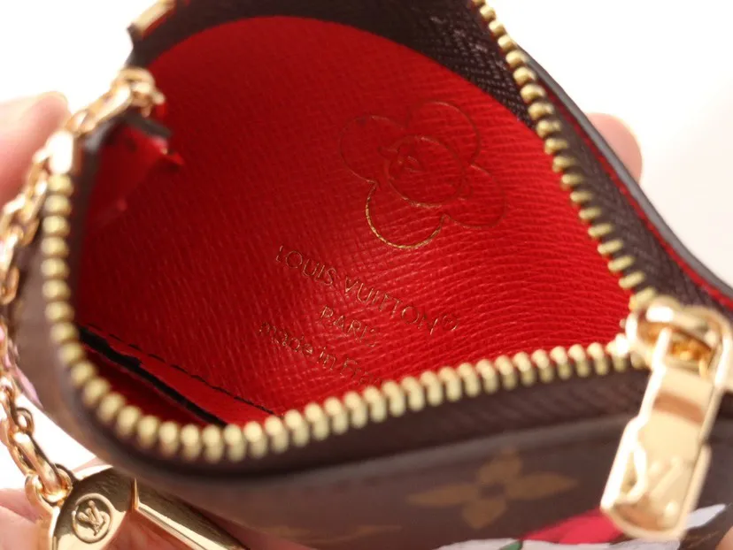 Alternative view of Louis Vuitton Key Pouch M12217