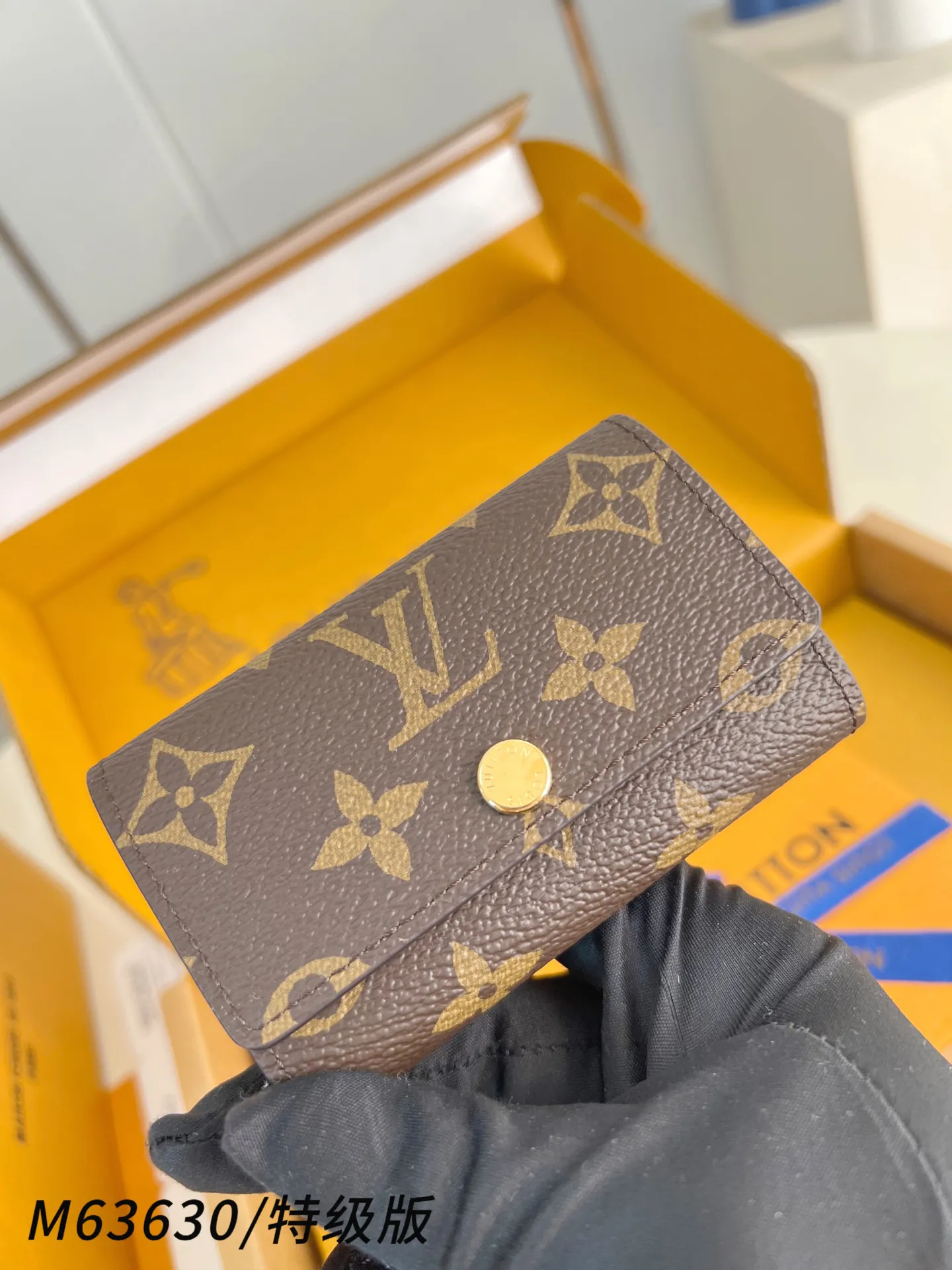 Louis Vuitton 6 Key Holder M62630 - 图片 4