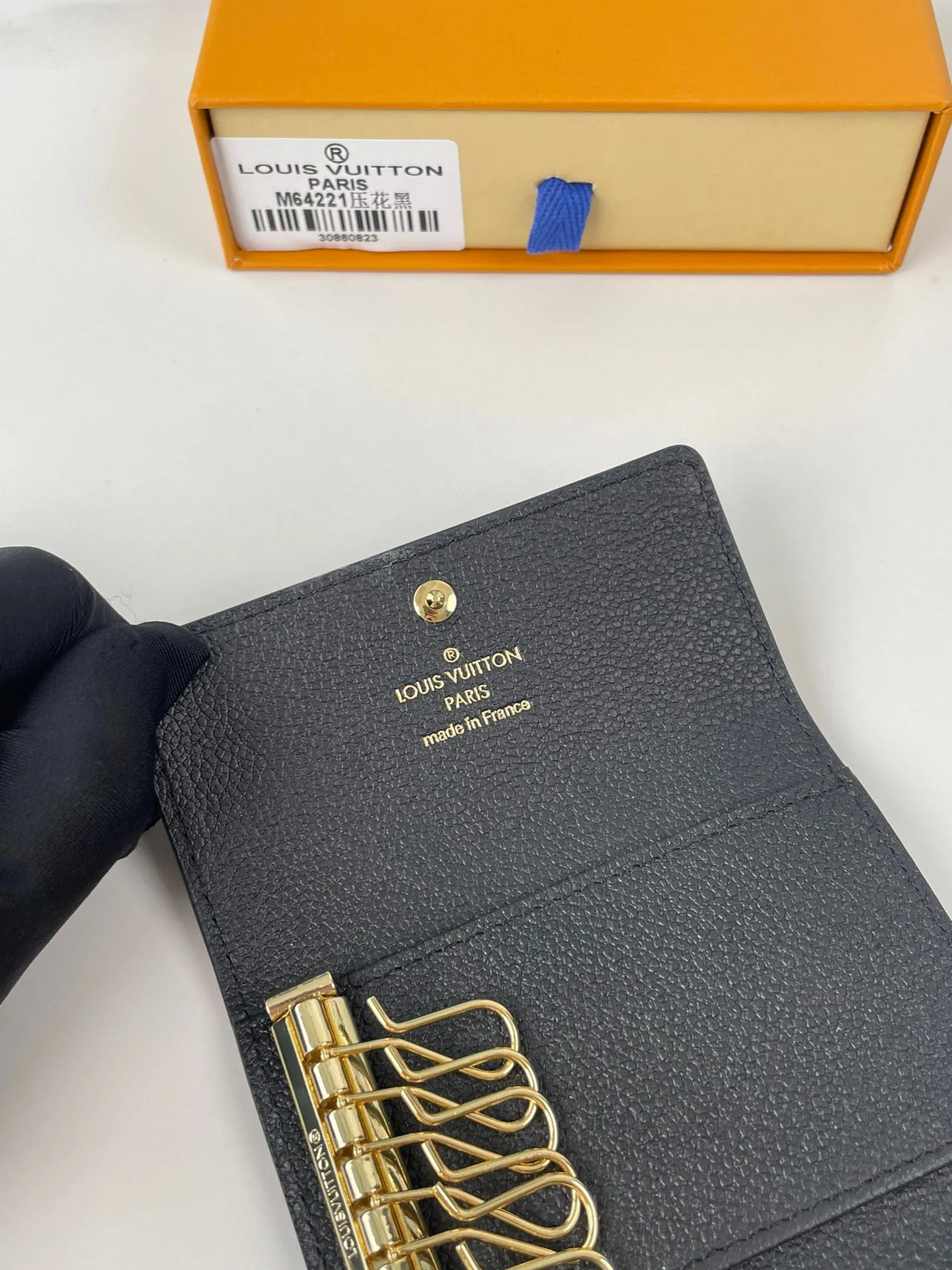 Louis Vuitton 6 Key Holder M64421 - Image 2