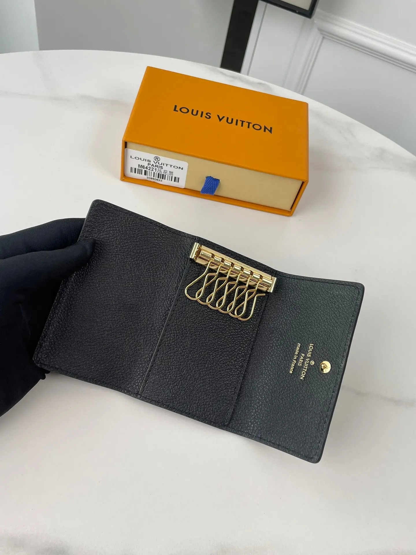 Louis Vuitton 6 Key Holder M64421 - Image 9
