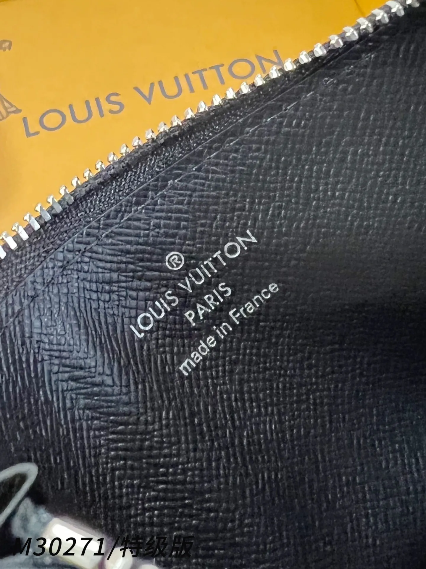 Alternative view of Louis Vuitton Coin Card Holder M30271