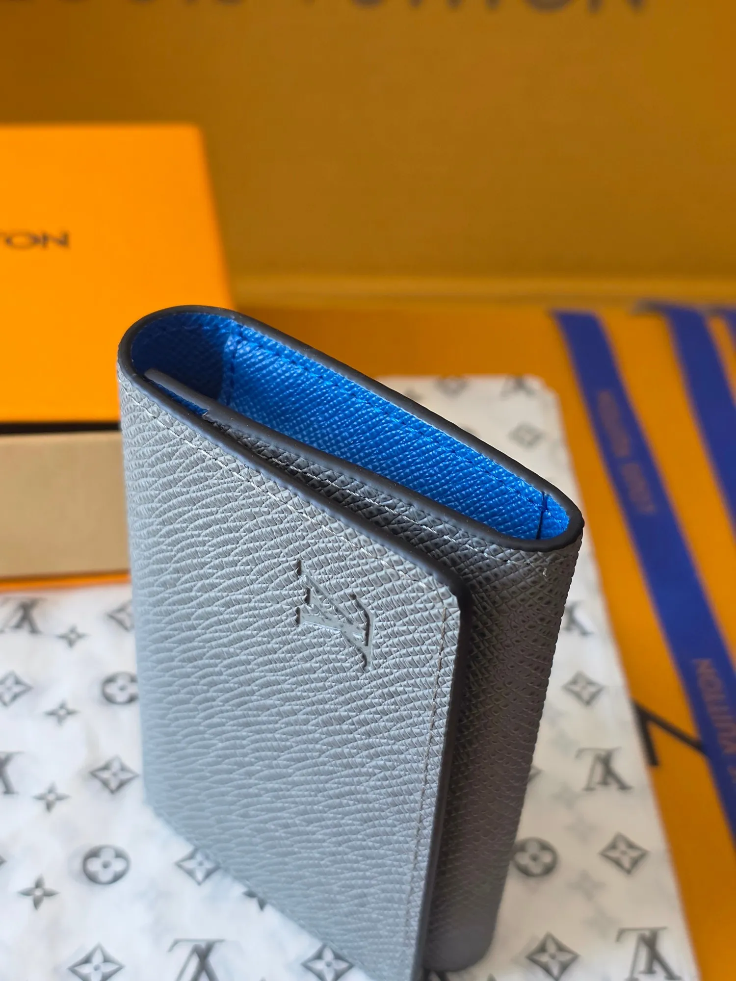 Louis Vuitton Business Card Holder M11583 - Image 8