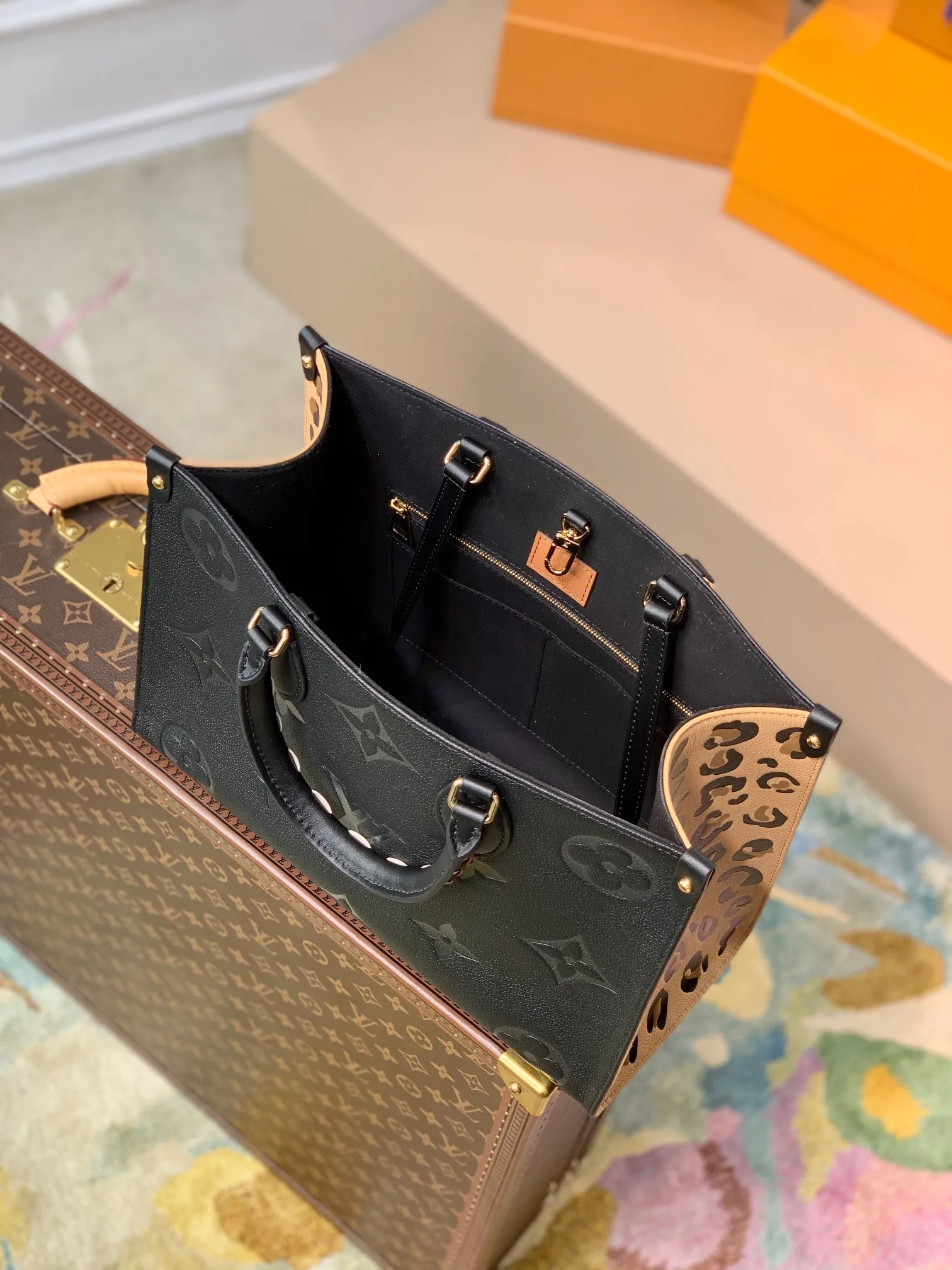 Louis Vuitton OnTheGo MM M58522 - Image 5