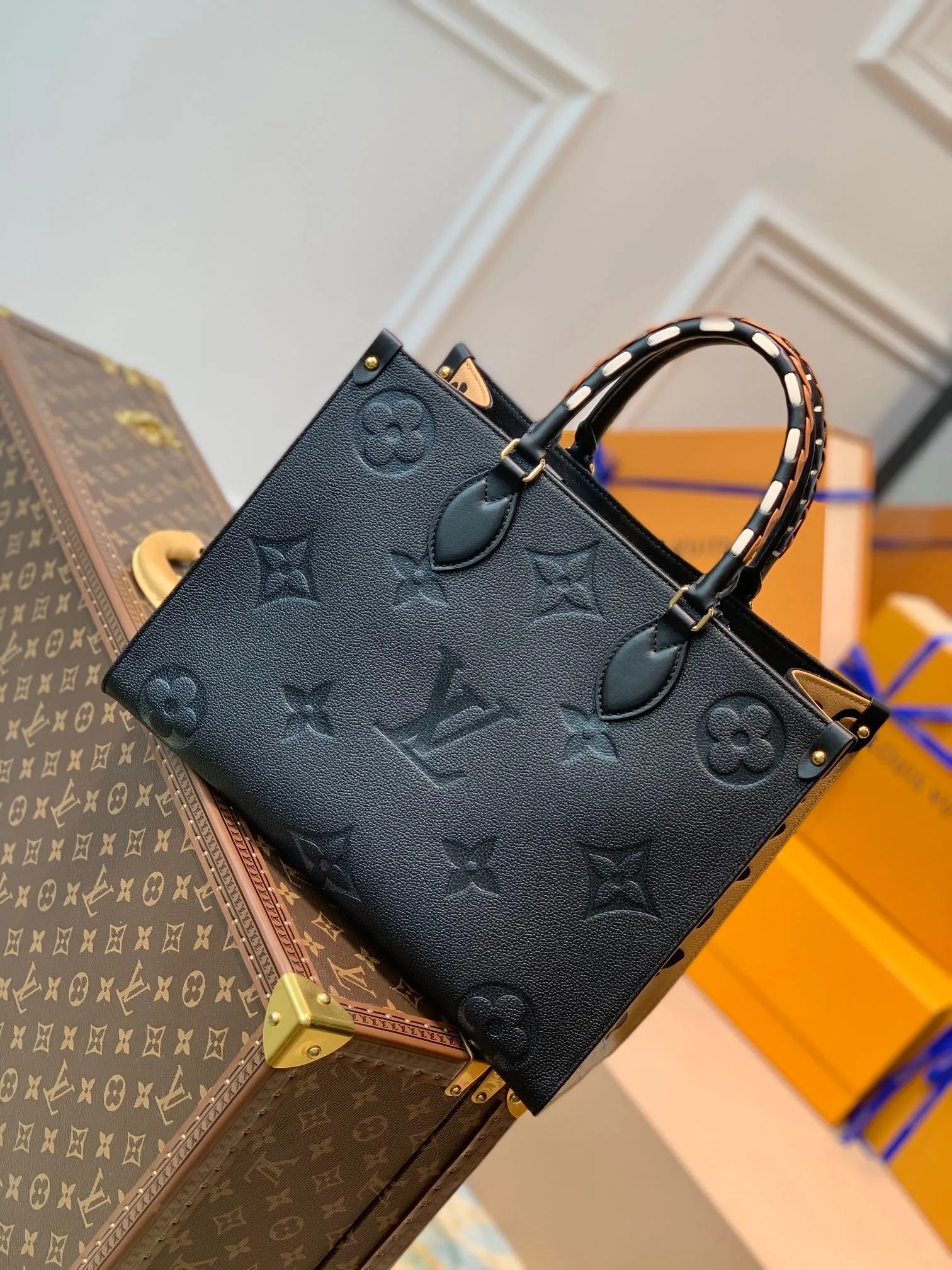 Louis Vuitton OnTheGo MM M58522 - Image 6