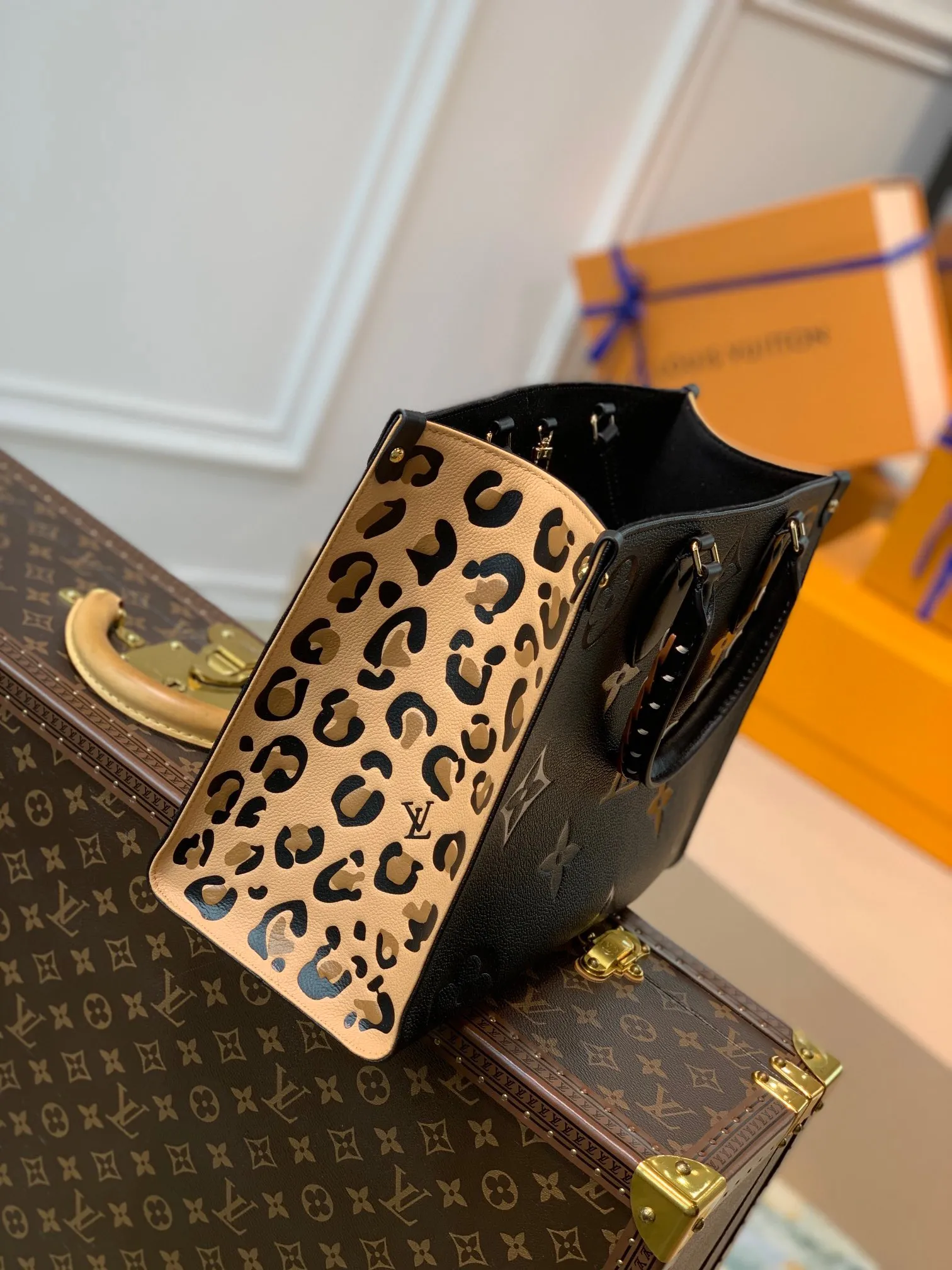 Louis Vuitton OnTheGo MM M58522 - Image 7