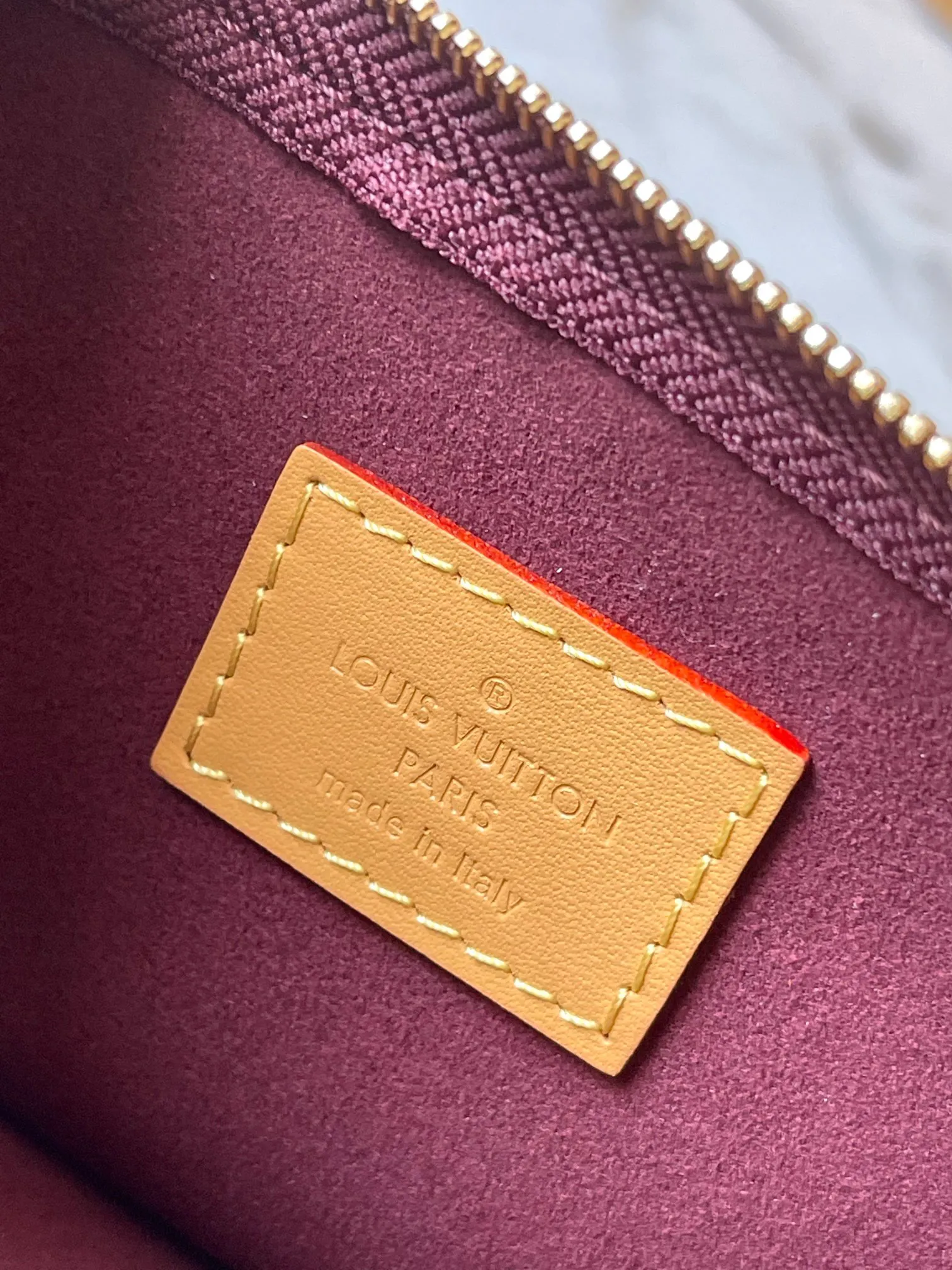Alternative view of Louis Vuitton CarryAll MM M46197