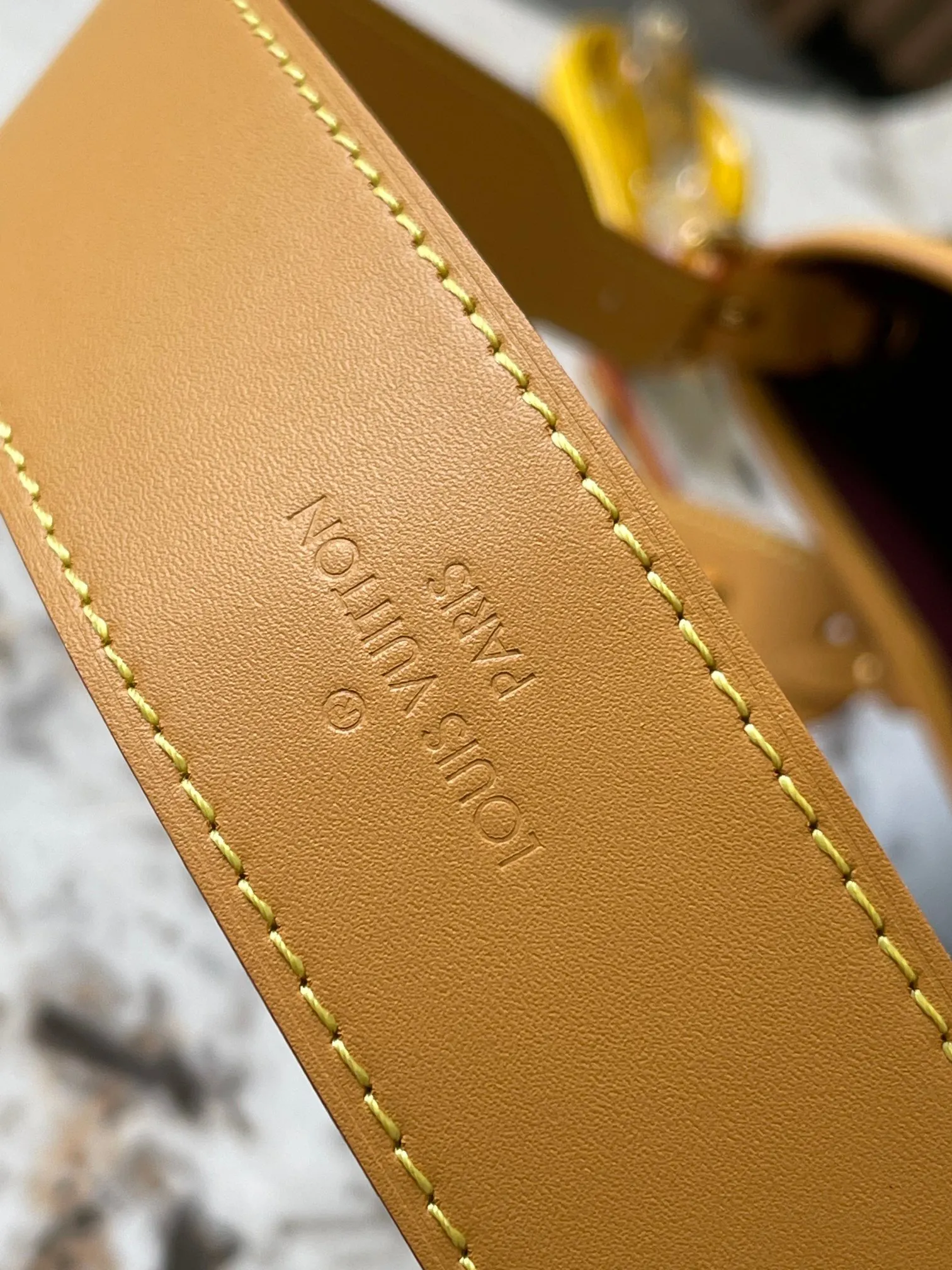 Louis Vuitton CarryAll MM M46197 - Image 7