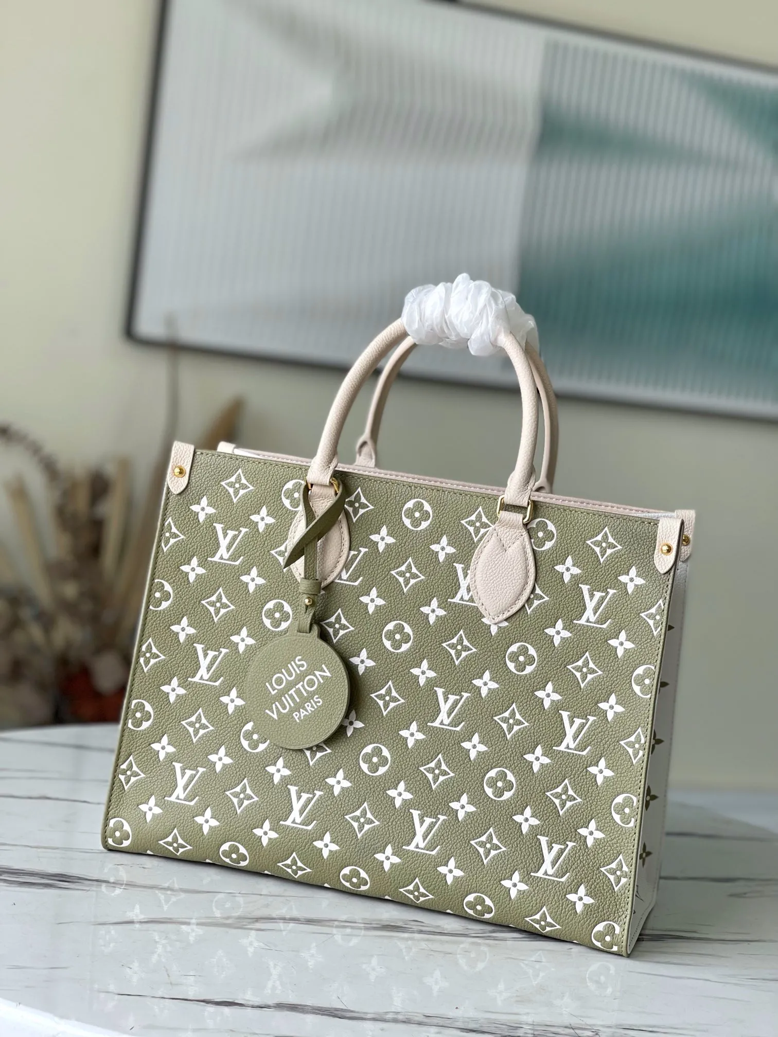 Louis Vuitton OnTheGo MM M46060 - 图片 3