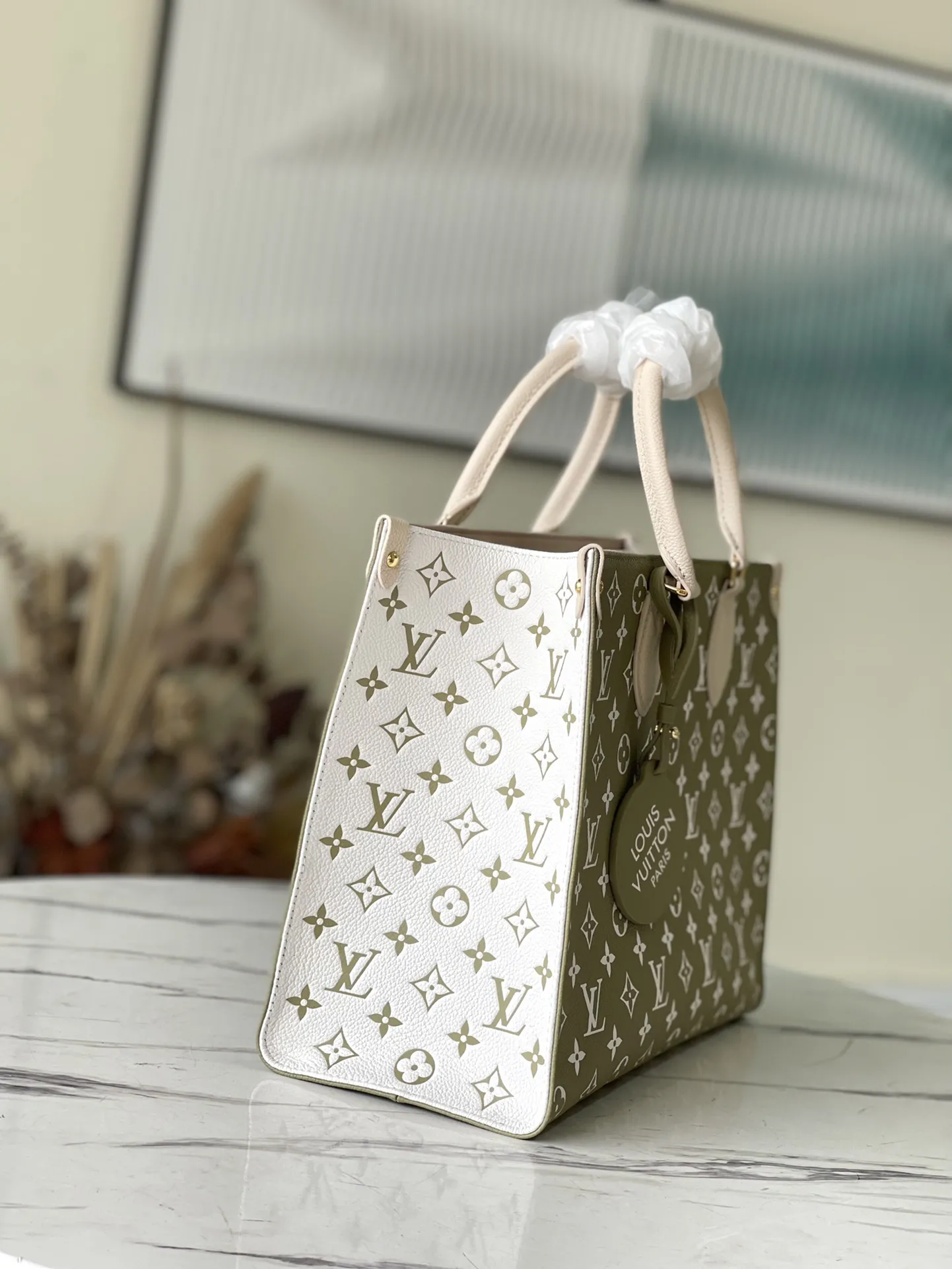 Louis Vuitton OnTheGo MM M46060 - 图片 4