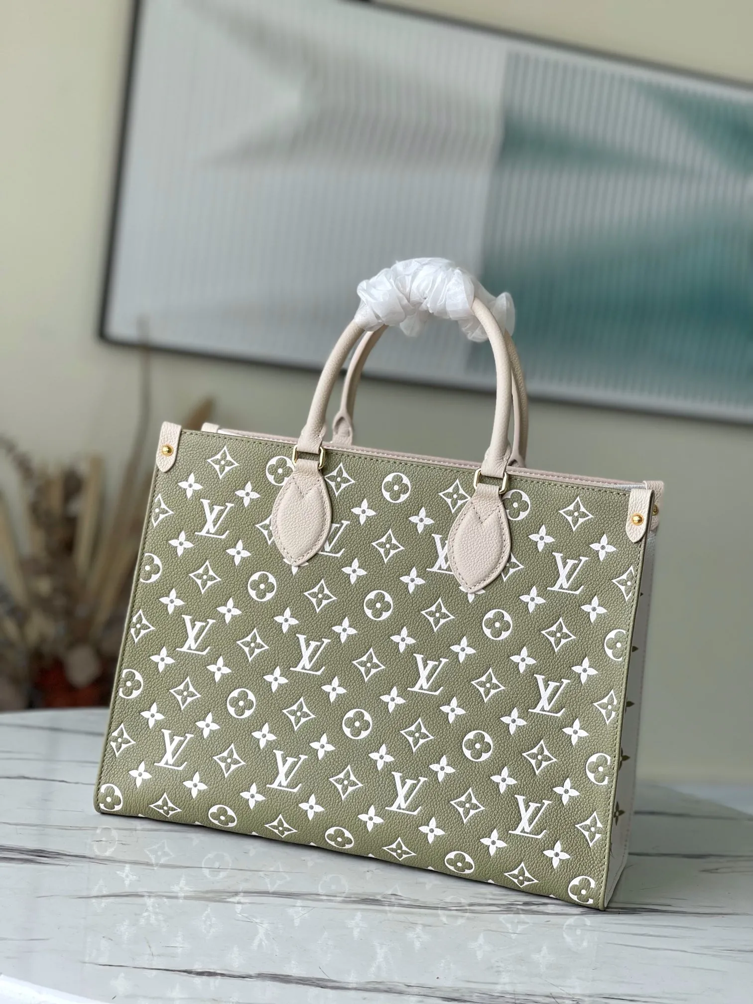 Louis Vuitton OnTheGo MM M46060 - 图片 5