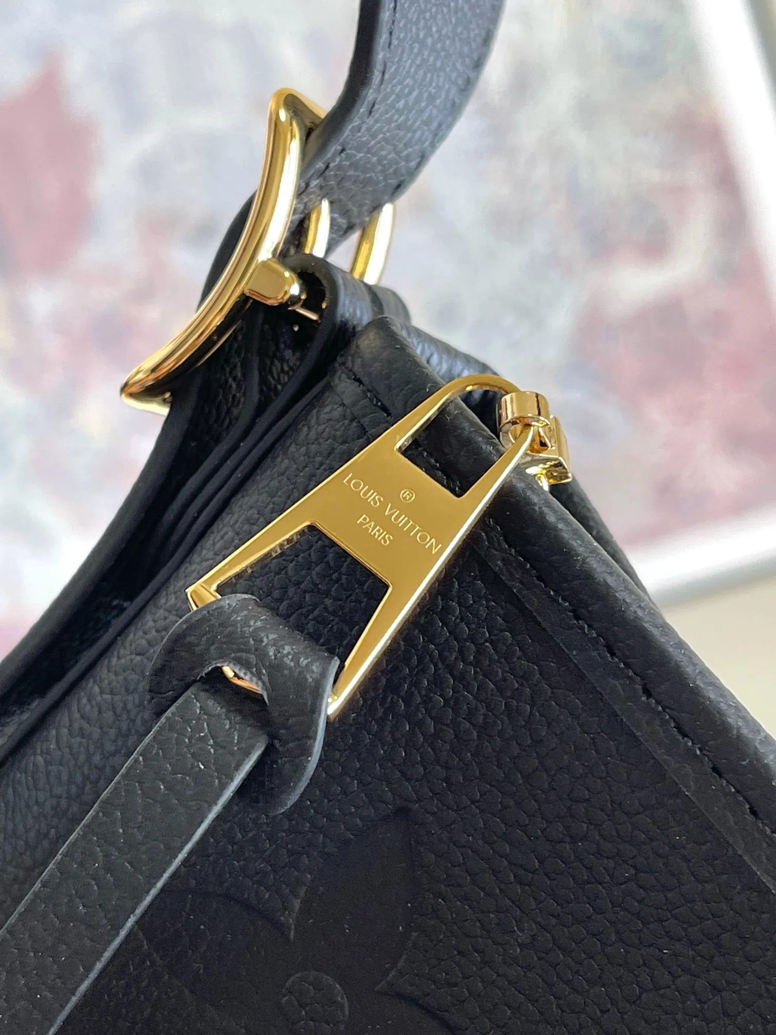 Louis Vuitton CarryAll MM M46669 - Image 7