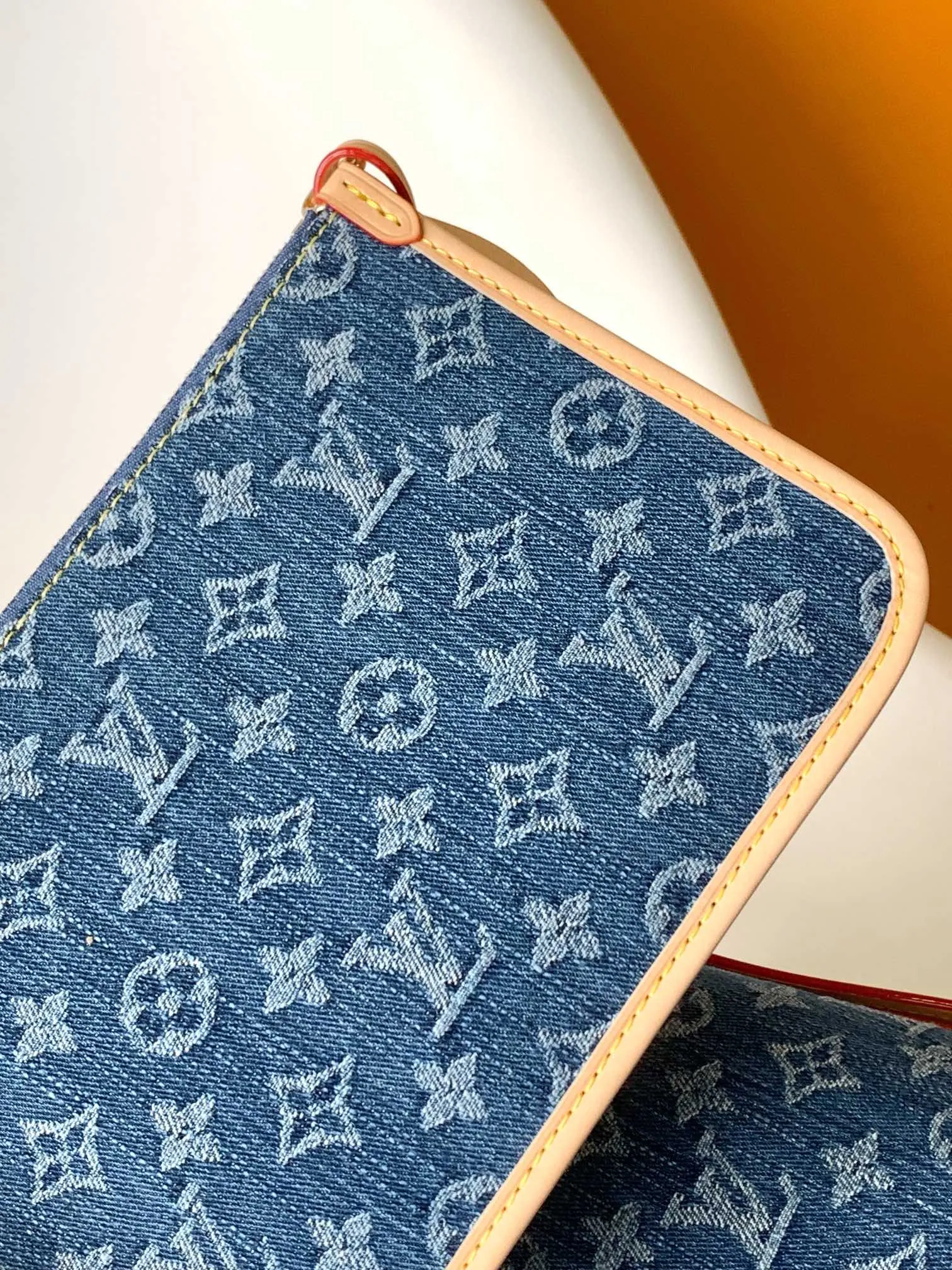 Louis Vuitton CarryAll MM M46855 - Image 9